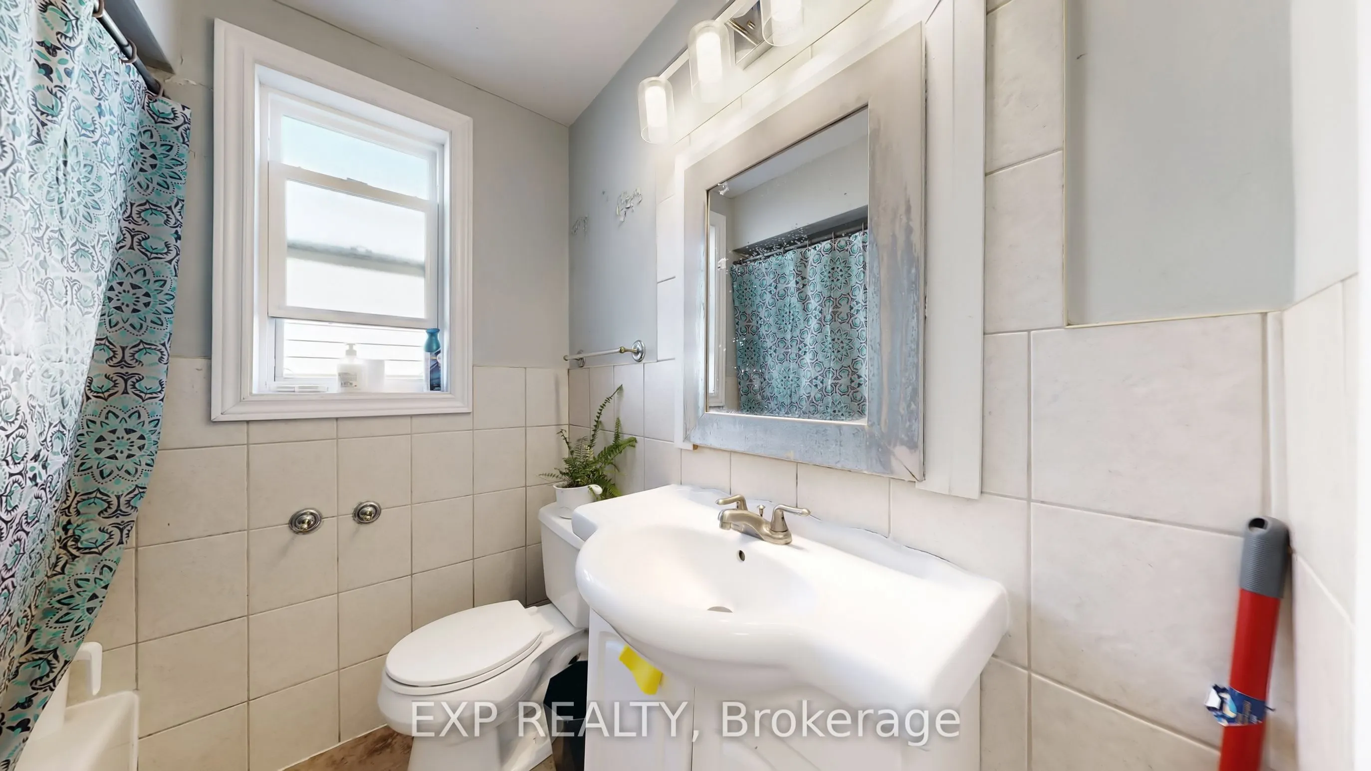 104 Dixon Road N