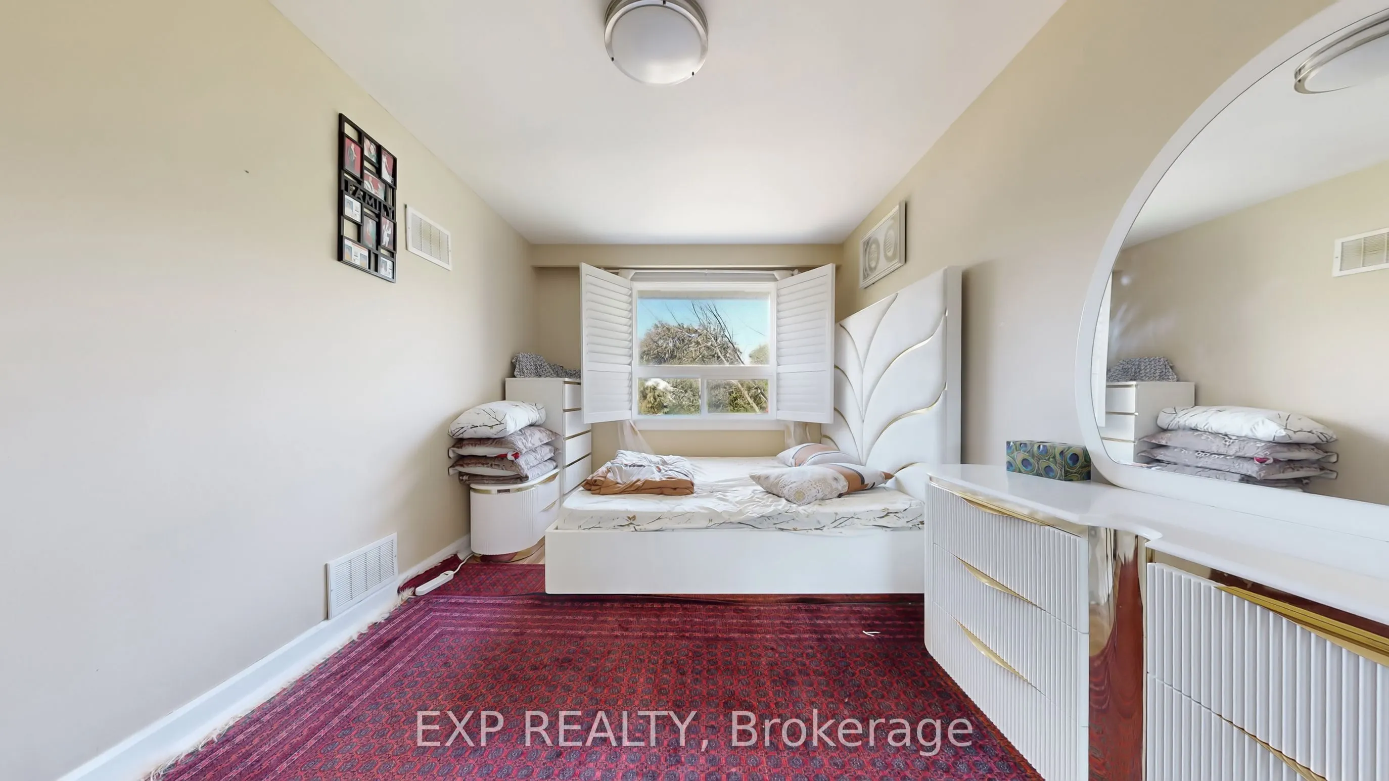104 Dixon Road N