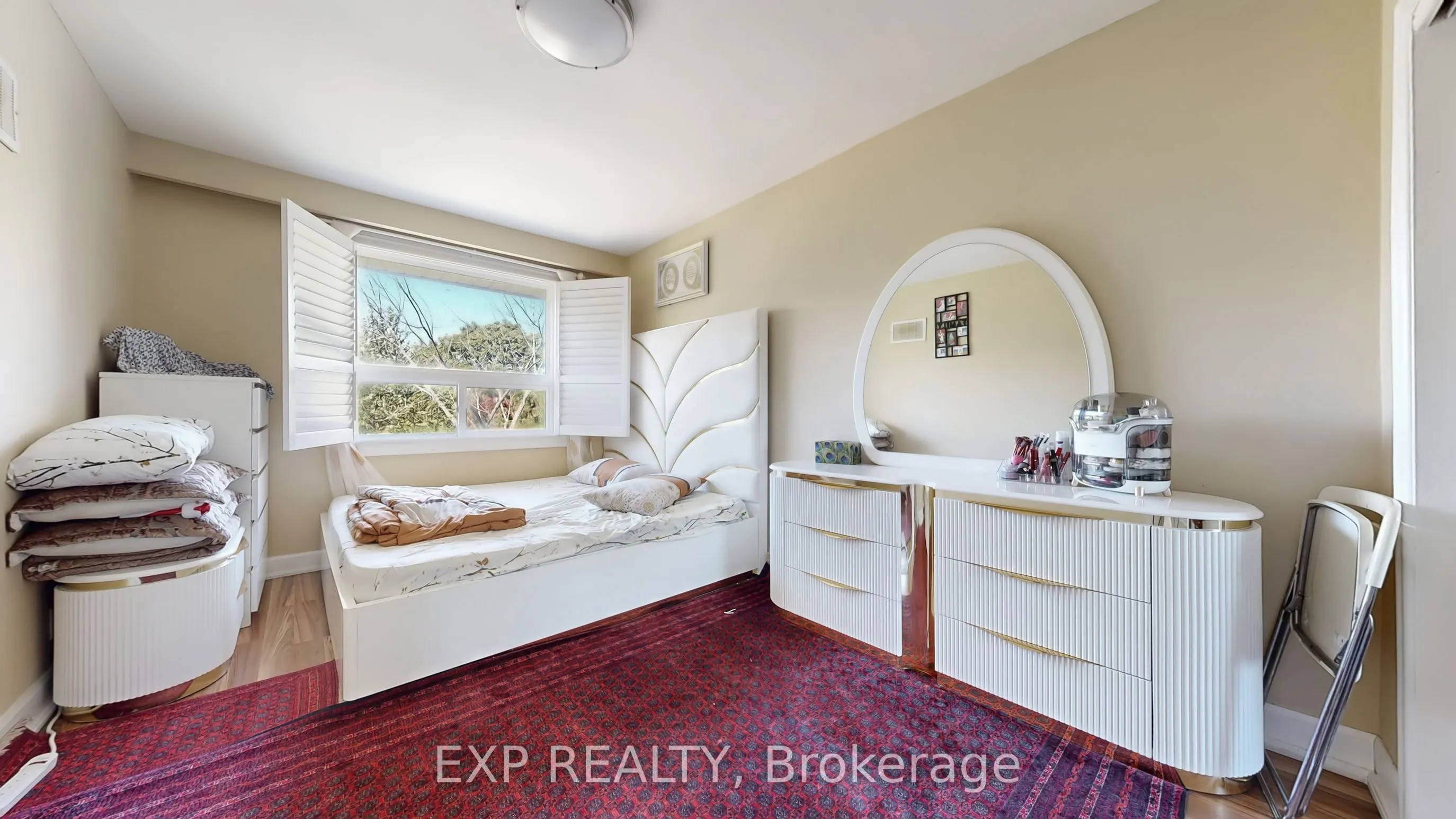 104 Dixon Road N