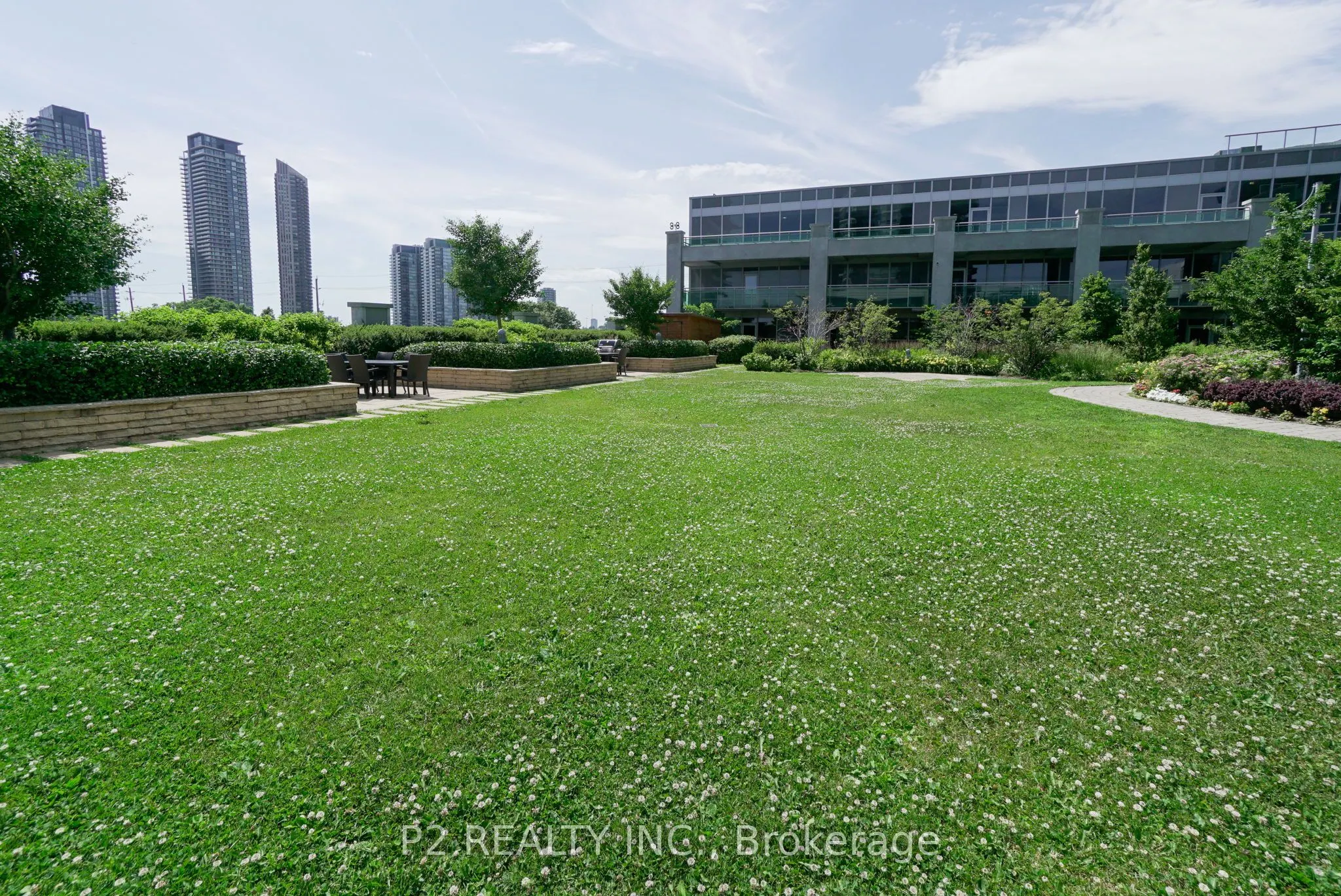 16 Brookers Lane E, #1002