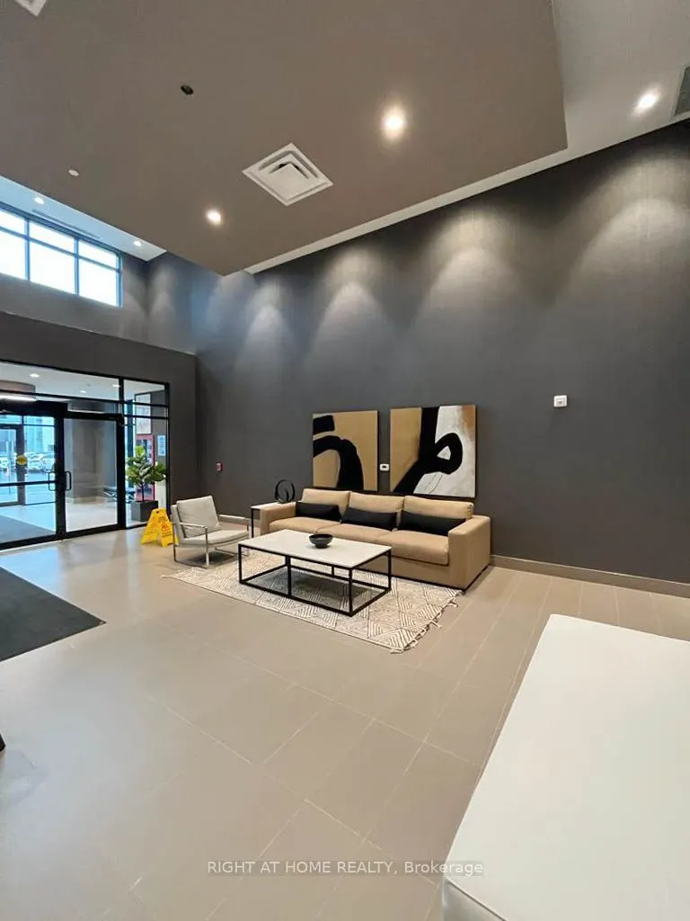 460 Gordon Krantz Avenue, #411