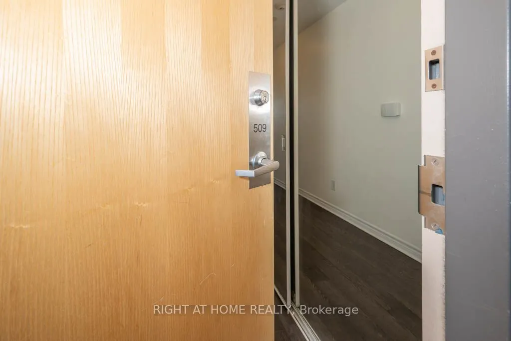 3865 Lake Shore Boulevard W, #509