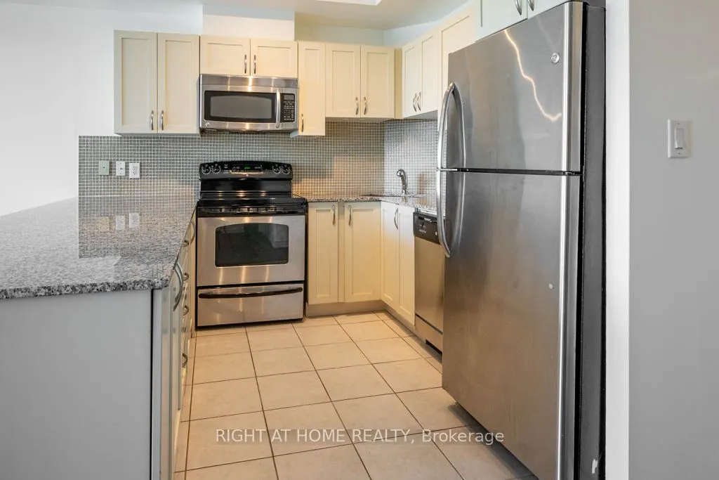 3865 Lake Shore Boulevard W, #509
