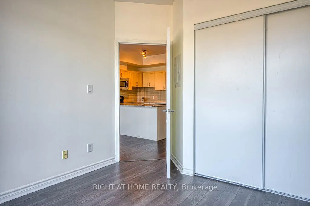 3865 Lake Shore Boulevard W, #509