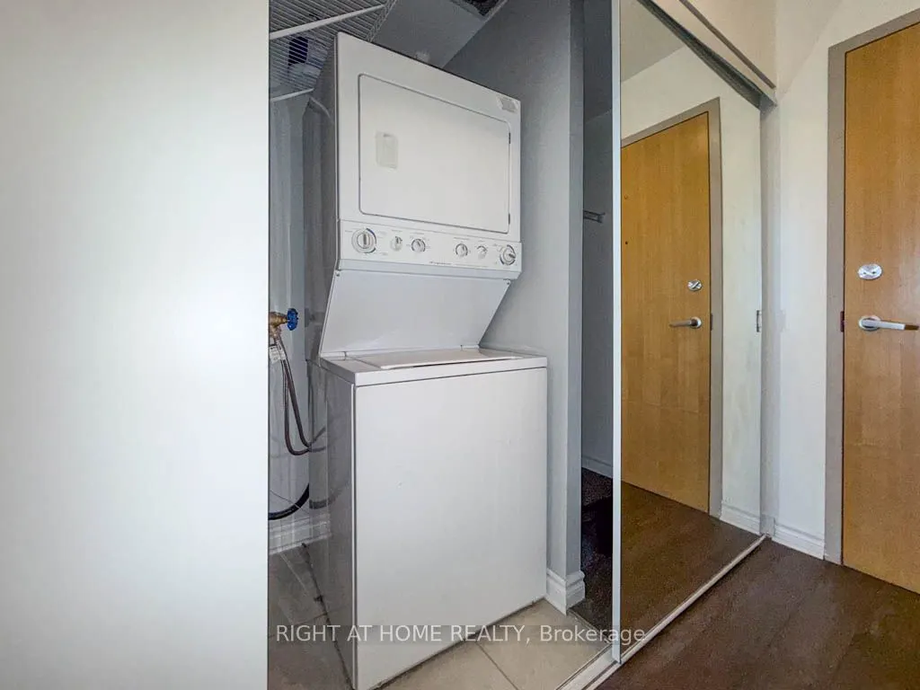 3865 Lake Shore Boulevard W, #509