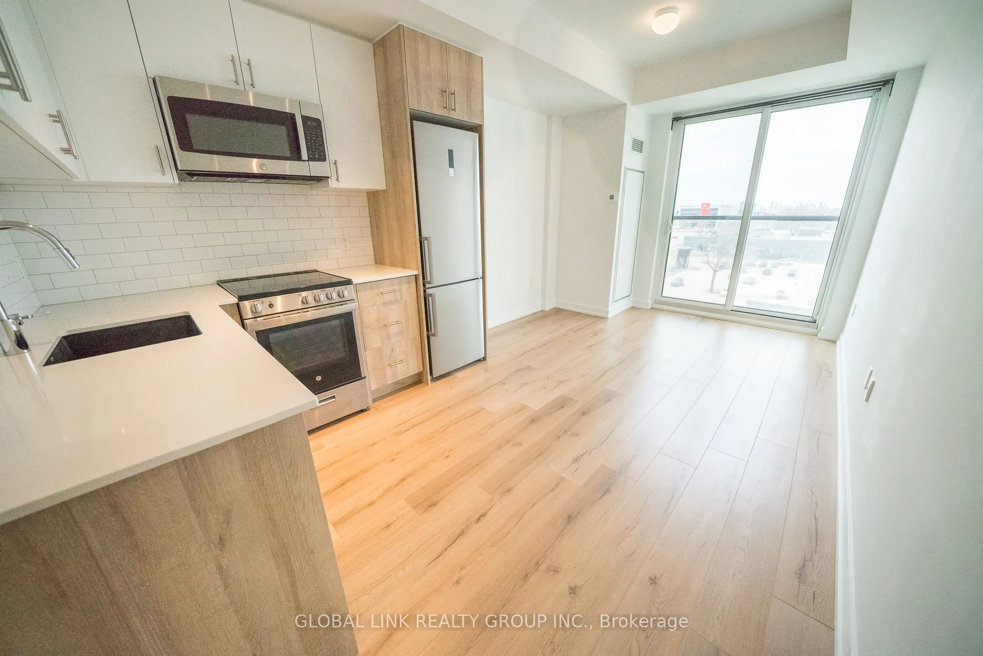 1195 The Queensway Way, #501