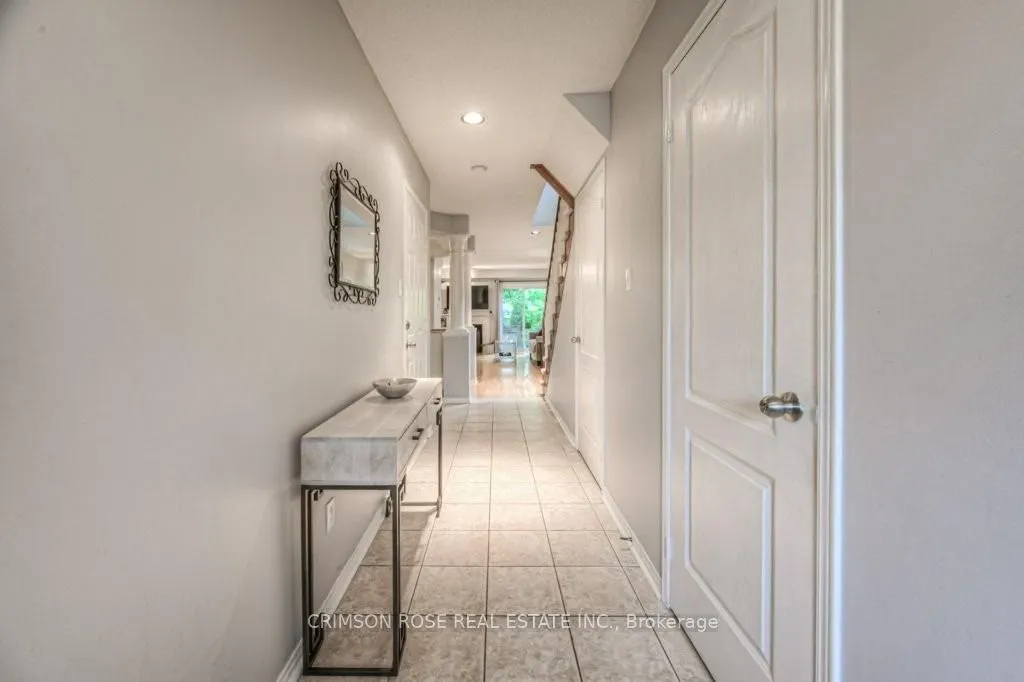 2096 Glenhampton Road