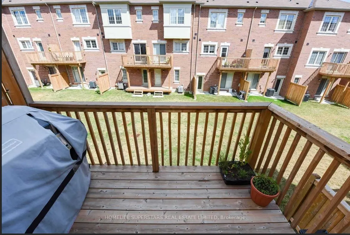9 Aspen Hills Road, #40
