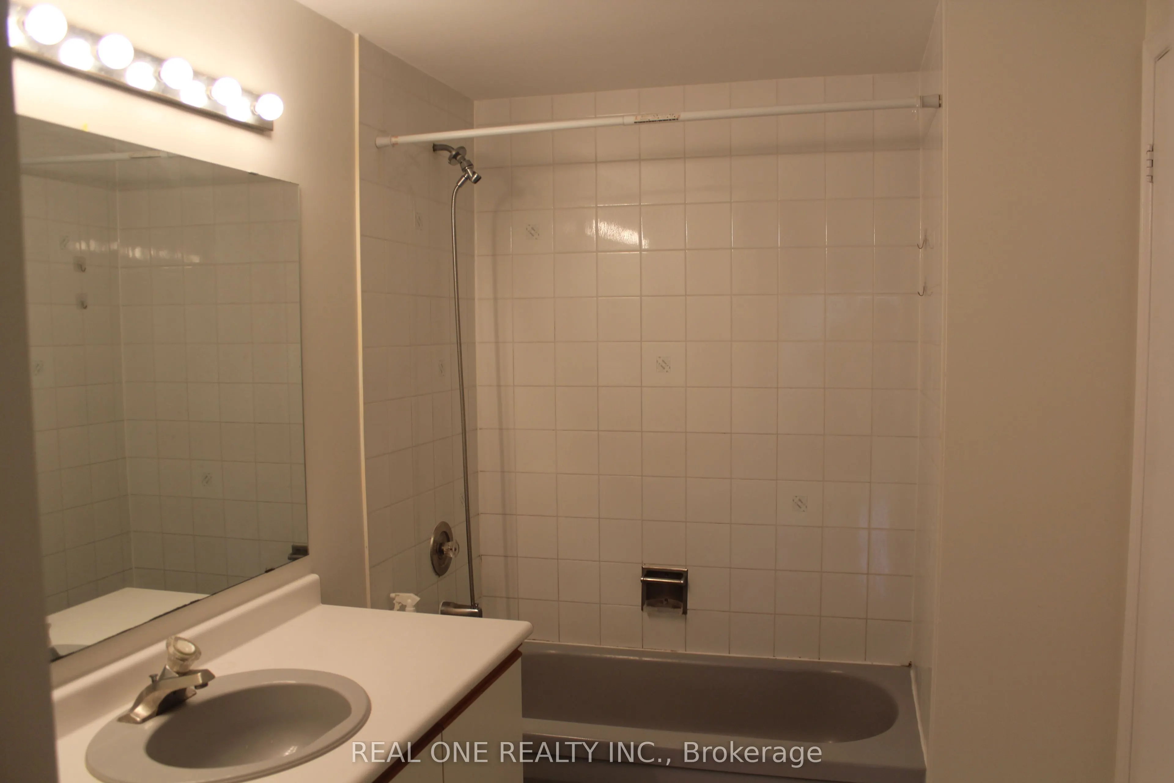 2550 Thomas Street, #27