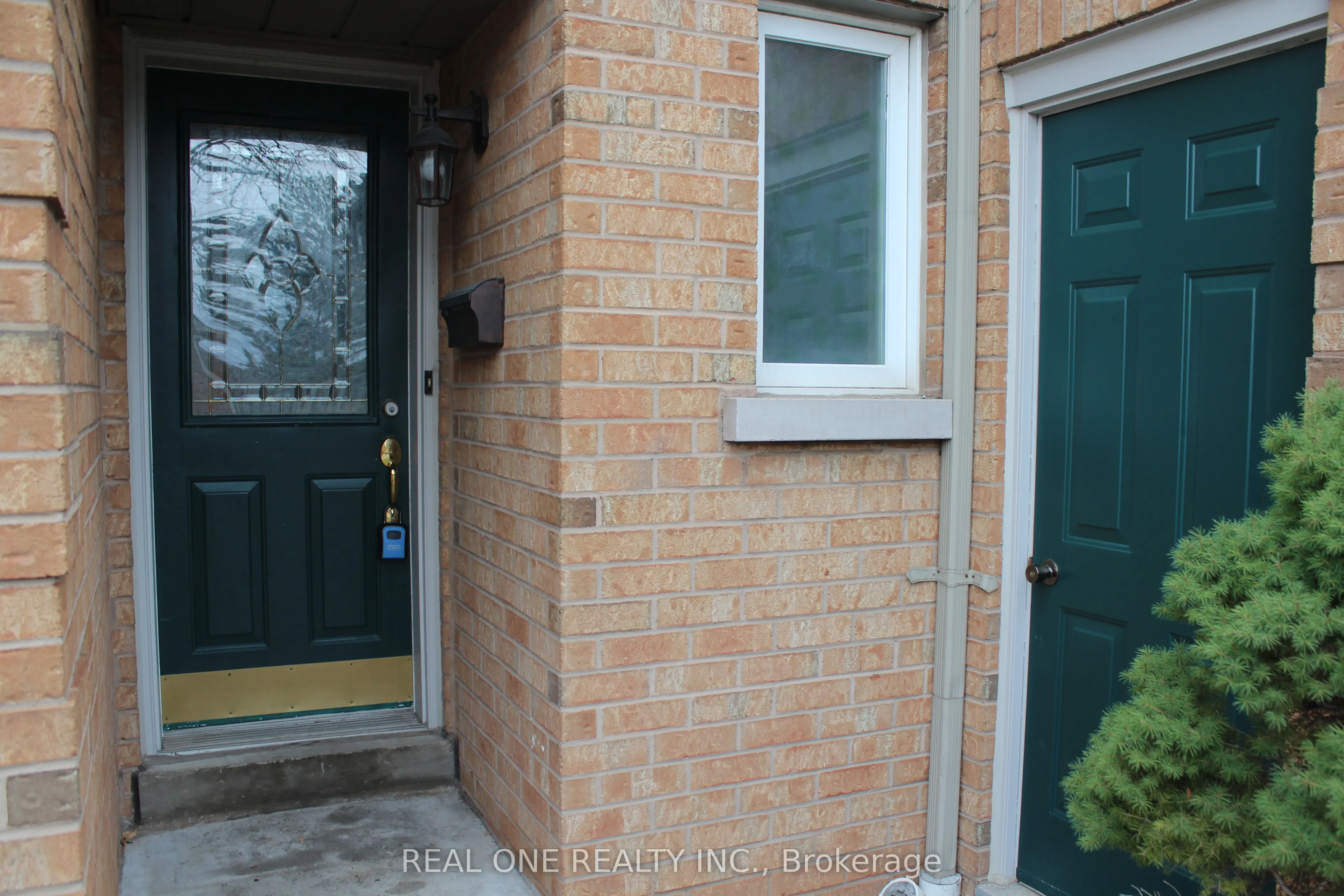 2550 Thomas Street, #27