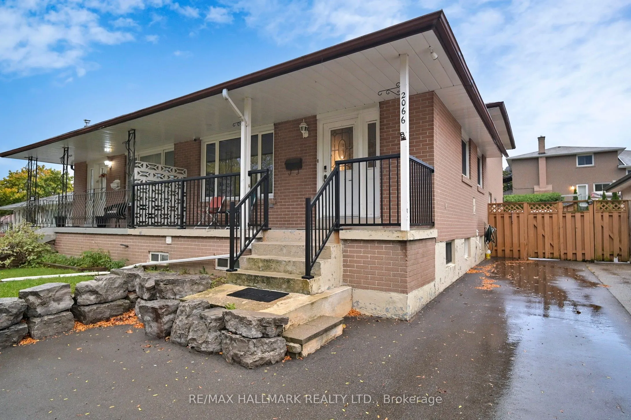 2066 Fontwell Crescent