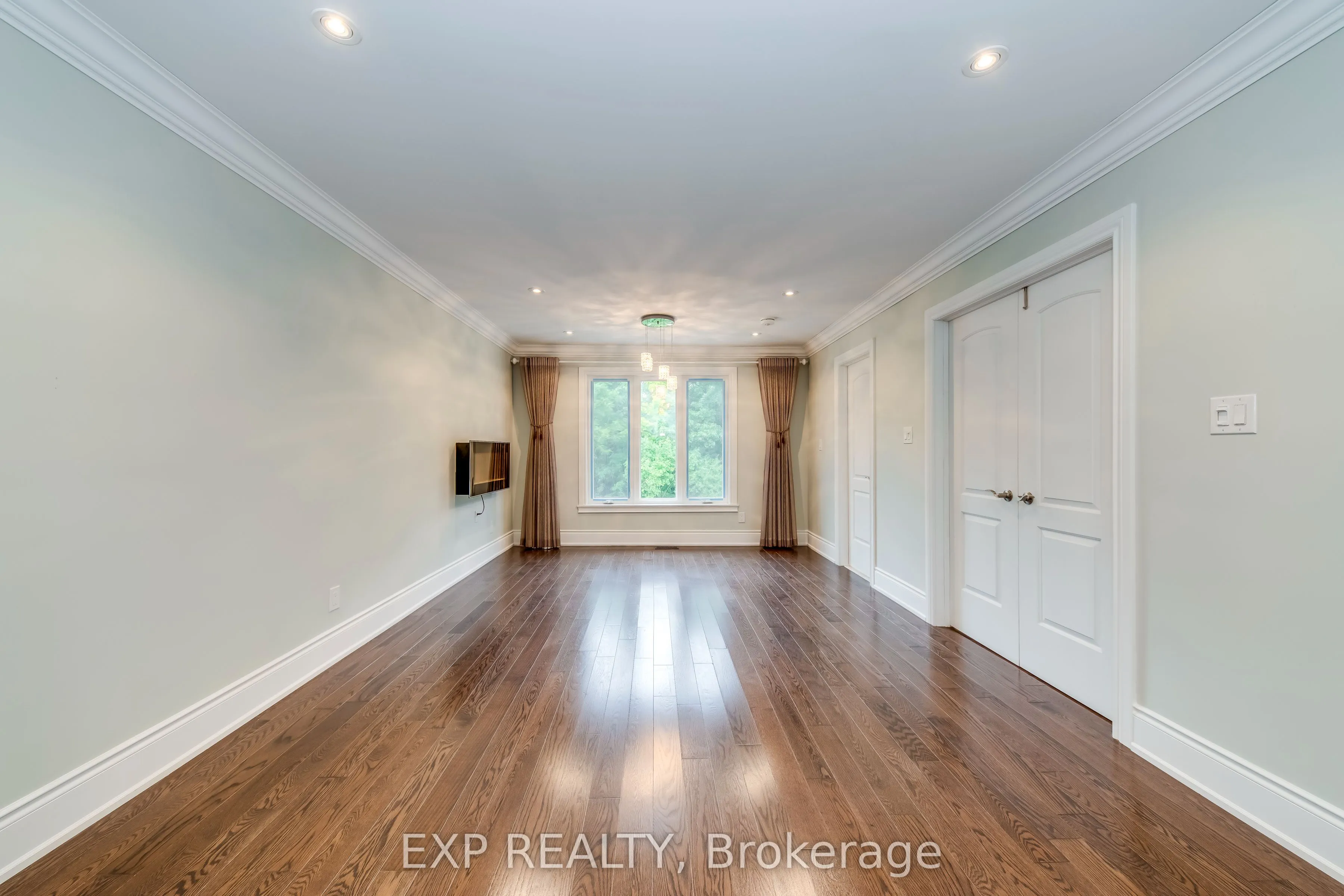 1135 Montrose Abbey Drive