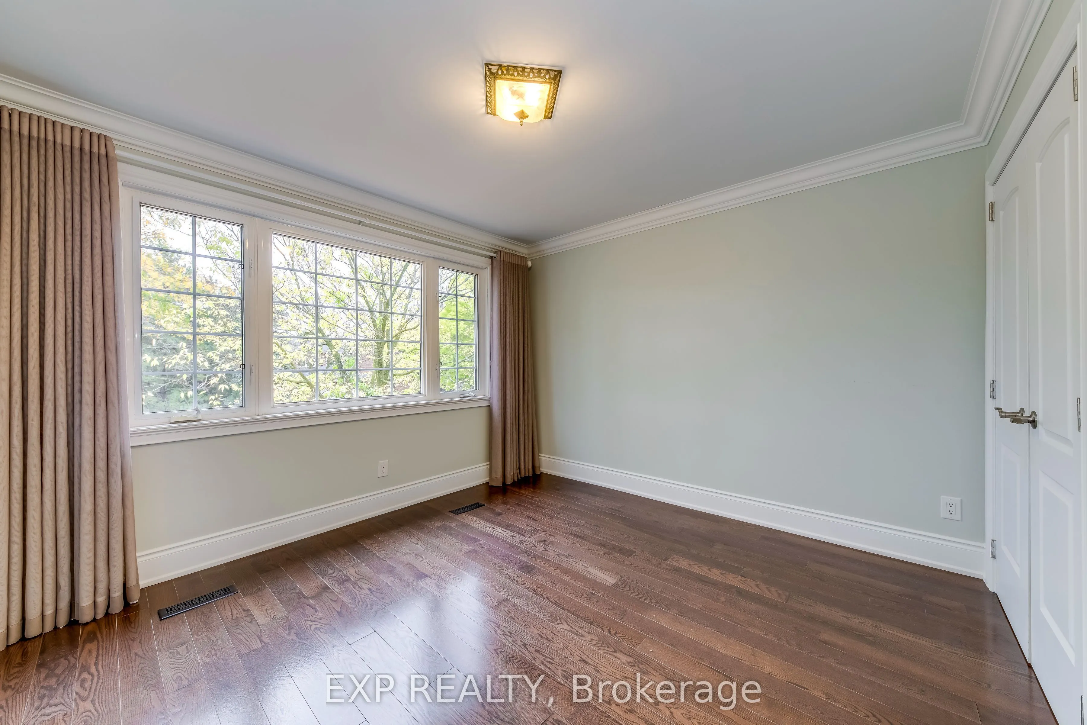 1135 Montrose Abbey Drive
