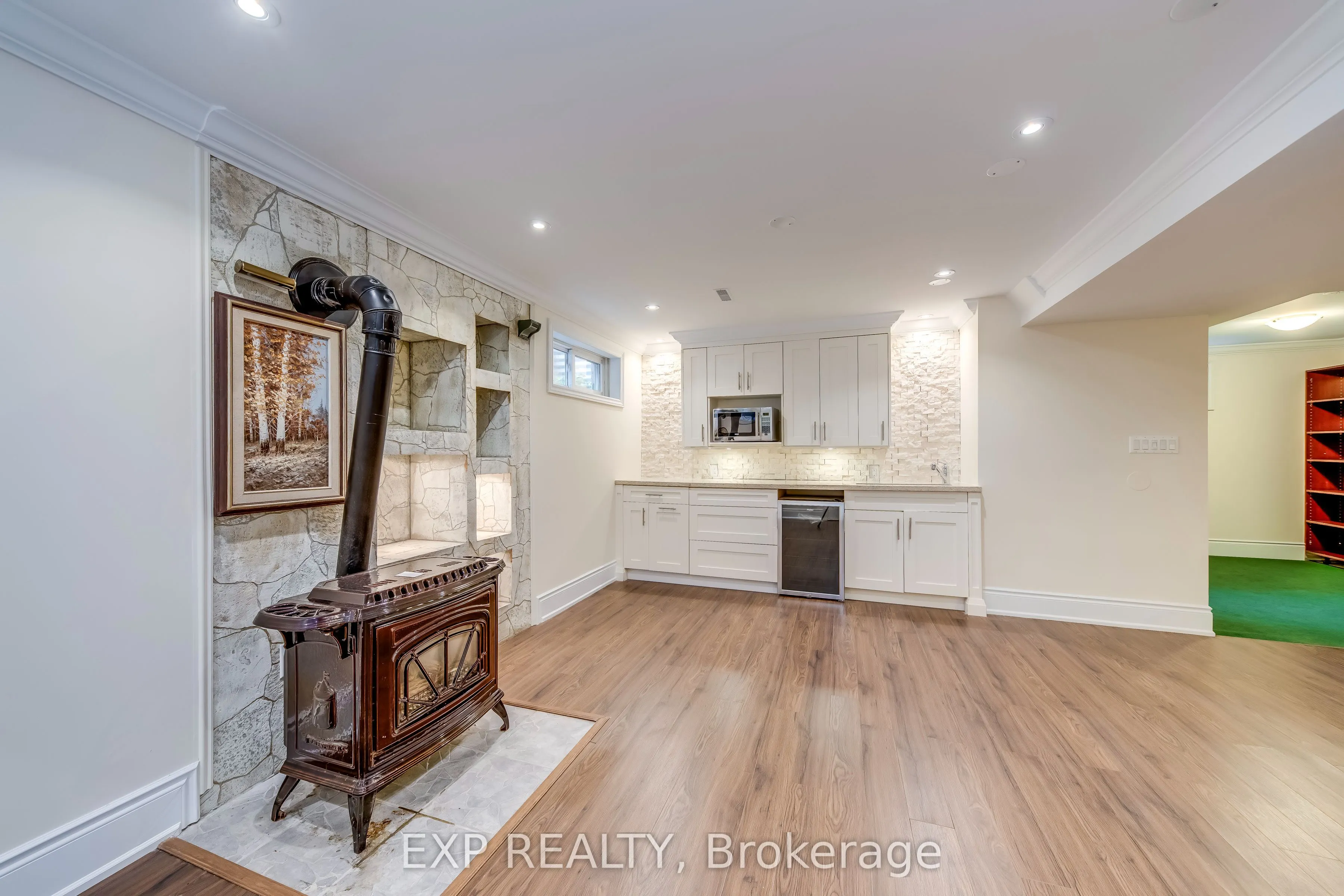 1135 Montrose Abbey Drive