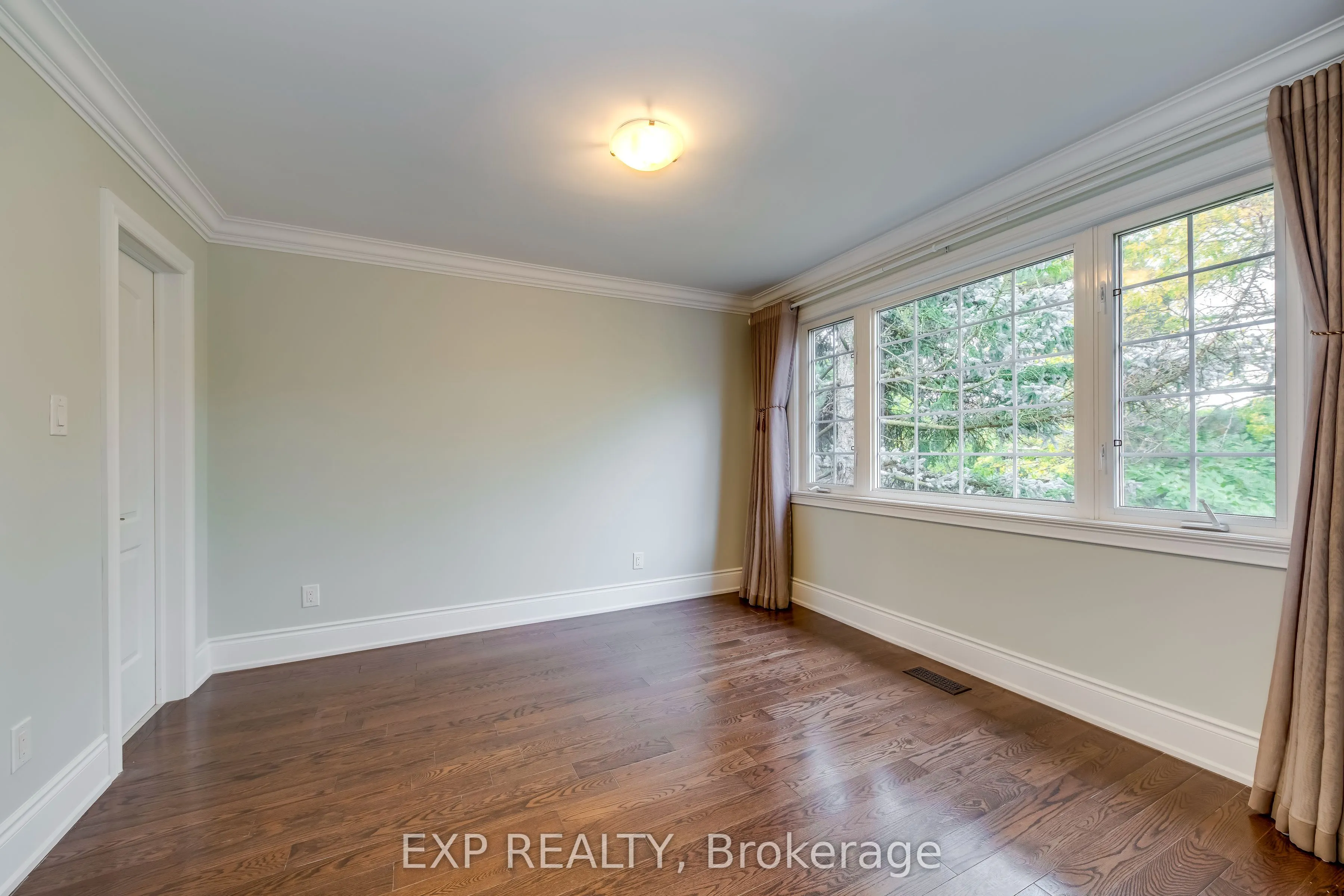 1135 Montrose Abbey Drive