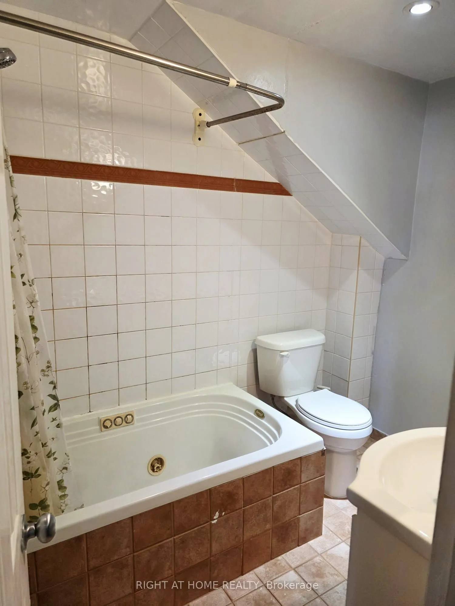 339 -Unit1 Ranee Avenue