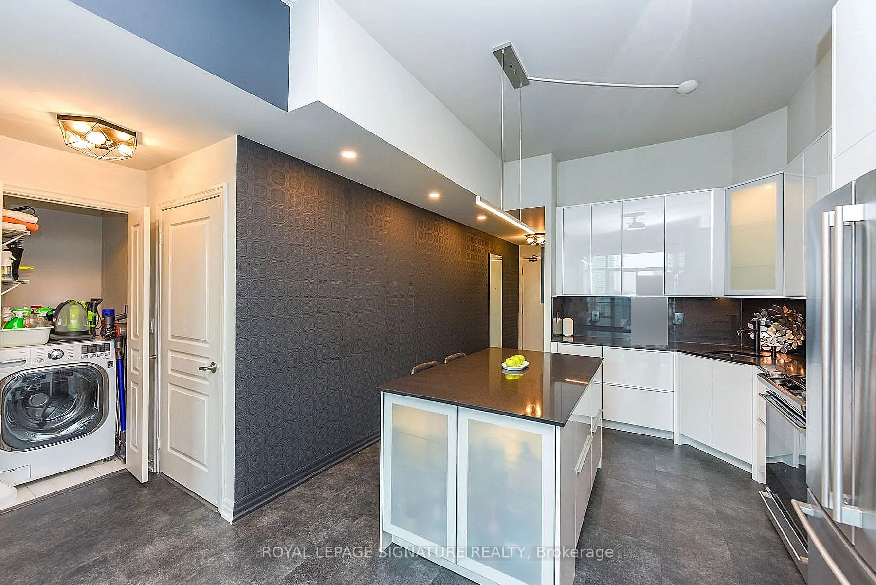 223 Webb Drive, #PH3507