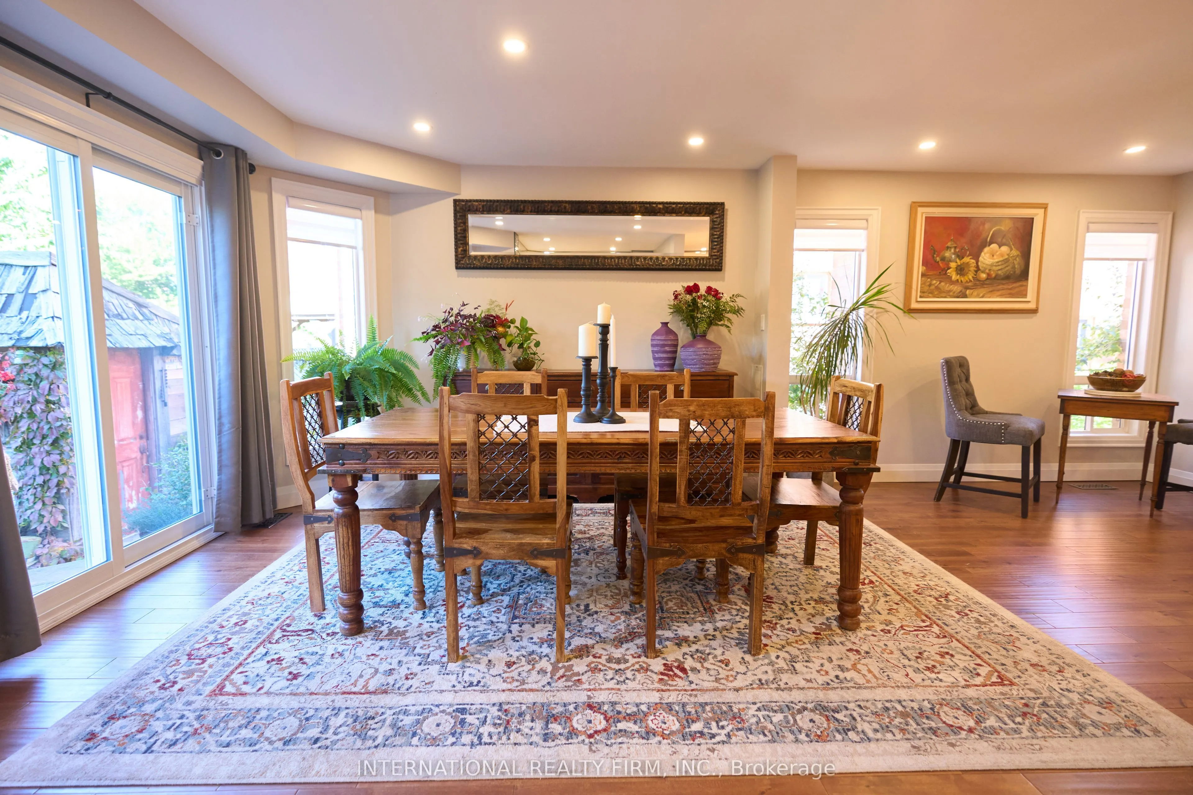 1493 Warbler Road