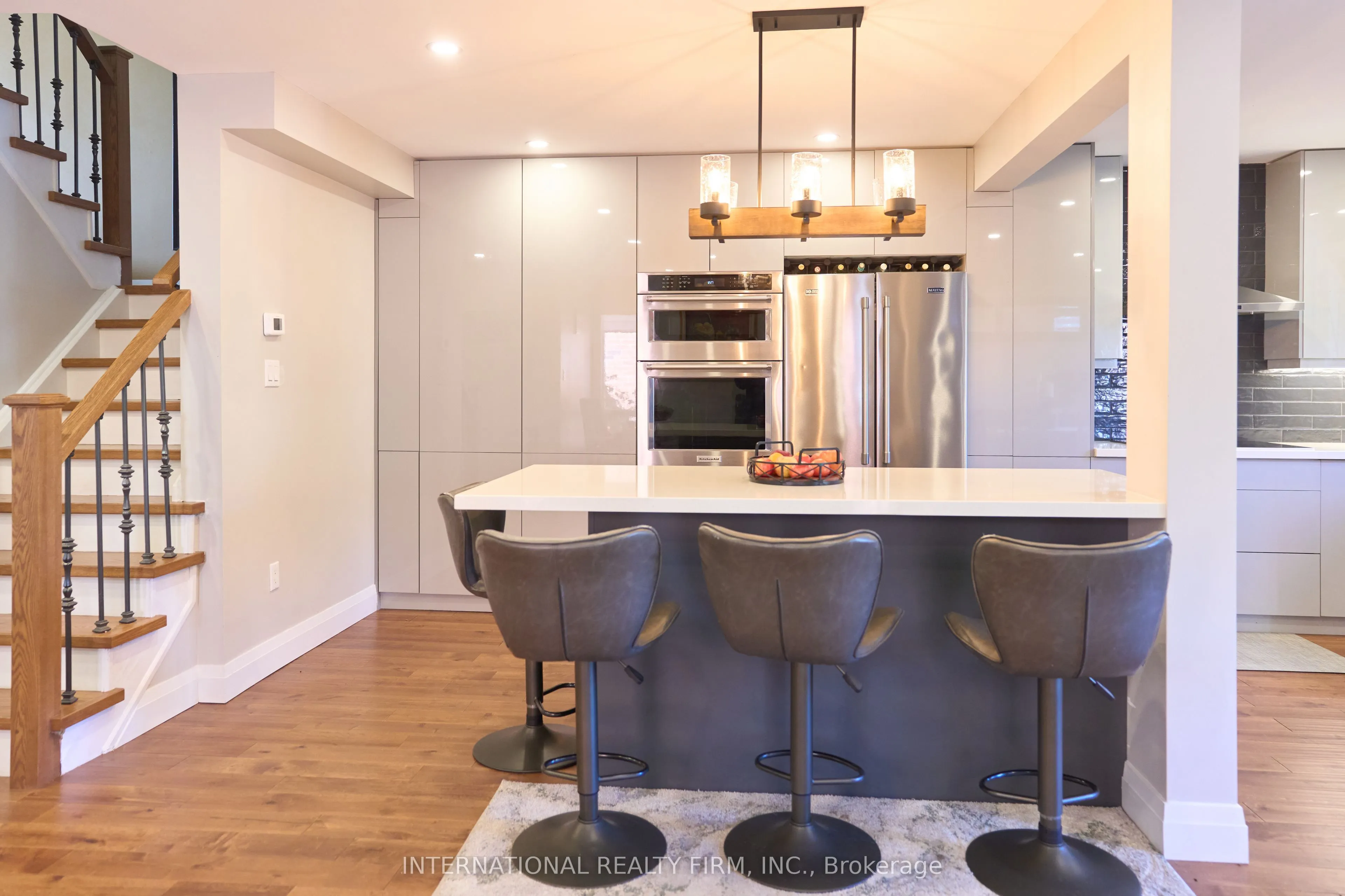 1493 Warbler Road