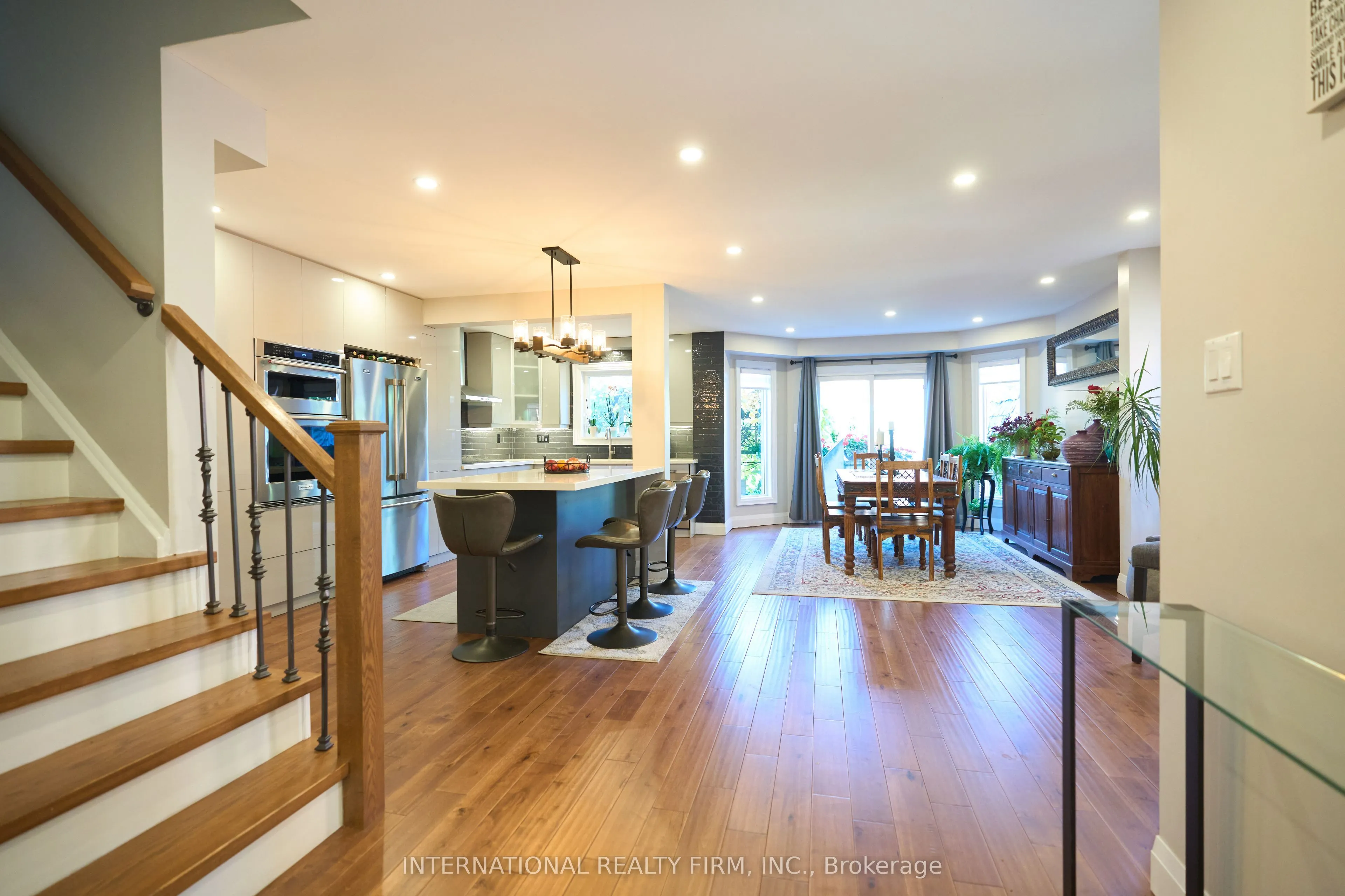 1493 Warbler Road
