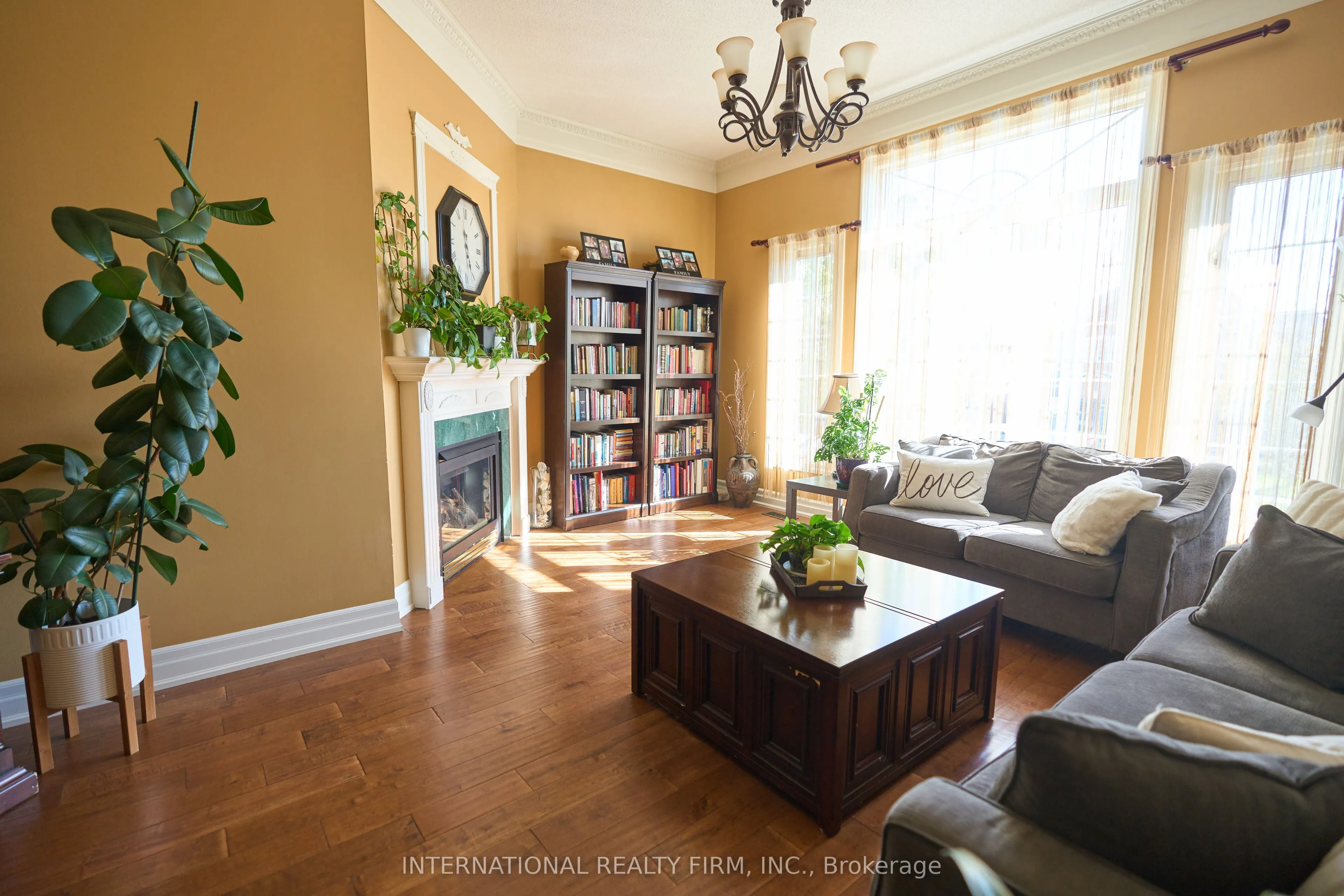 1493 Warbler Road