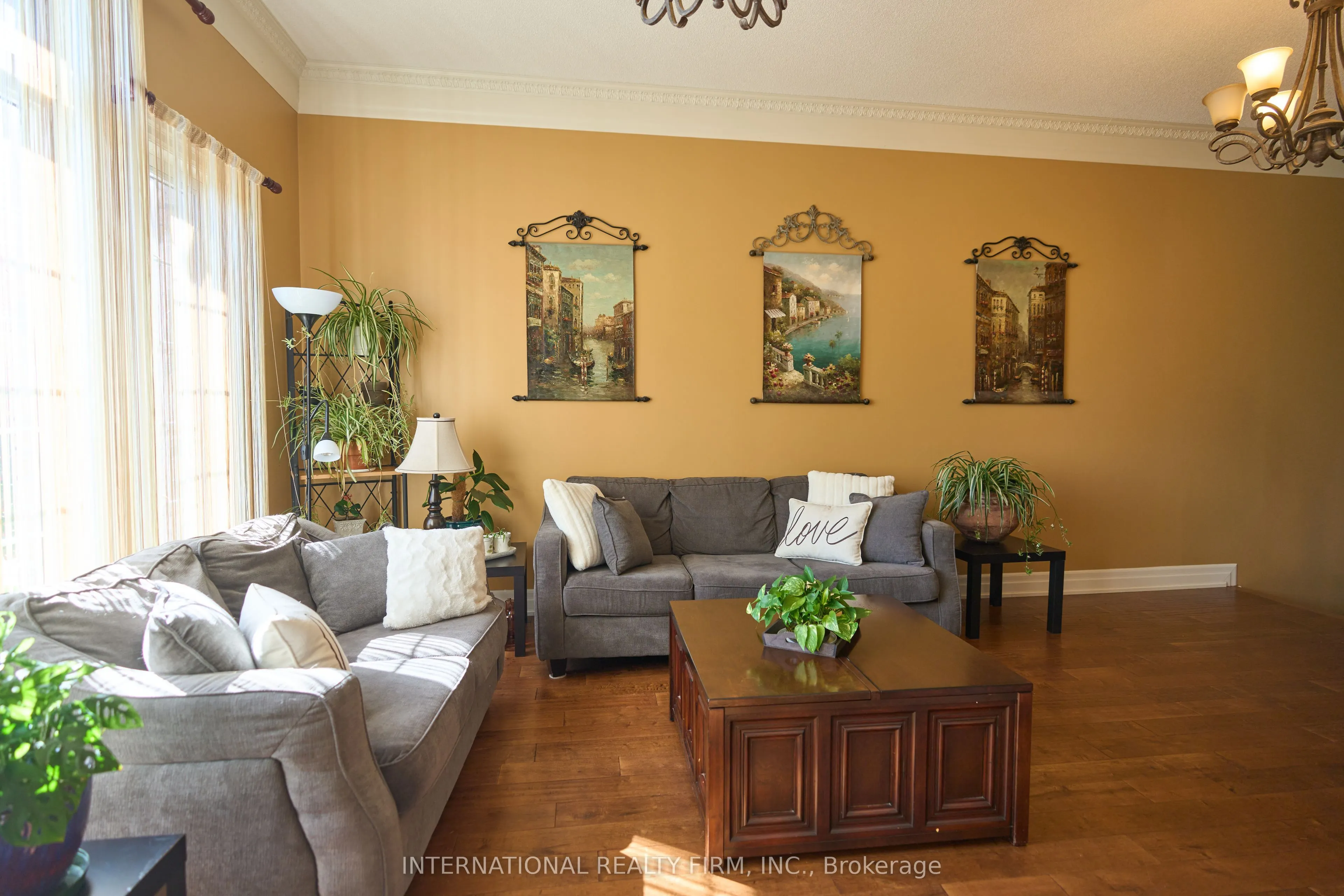 1493 Warbler Road