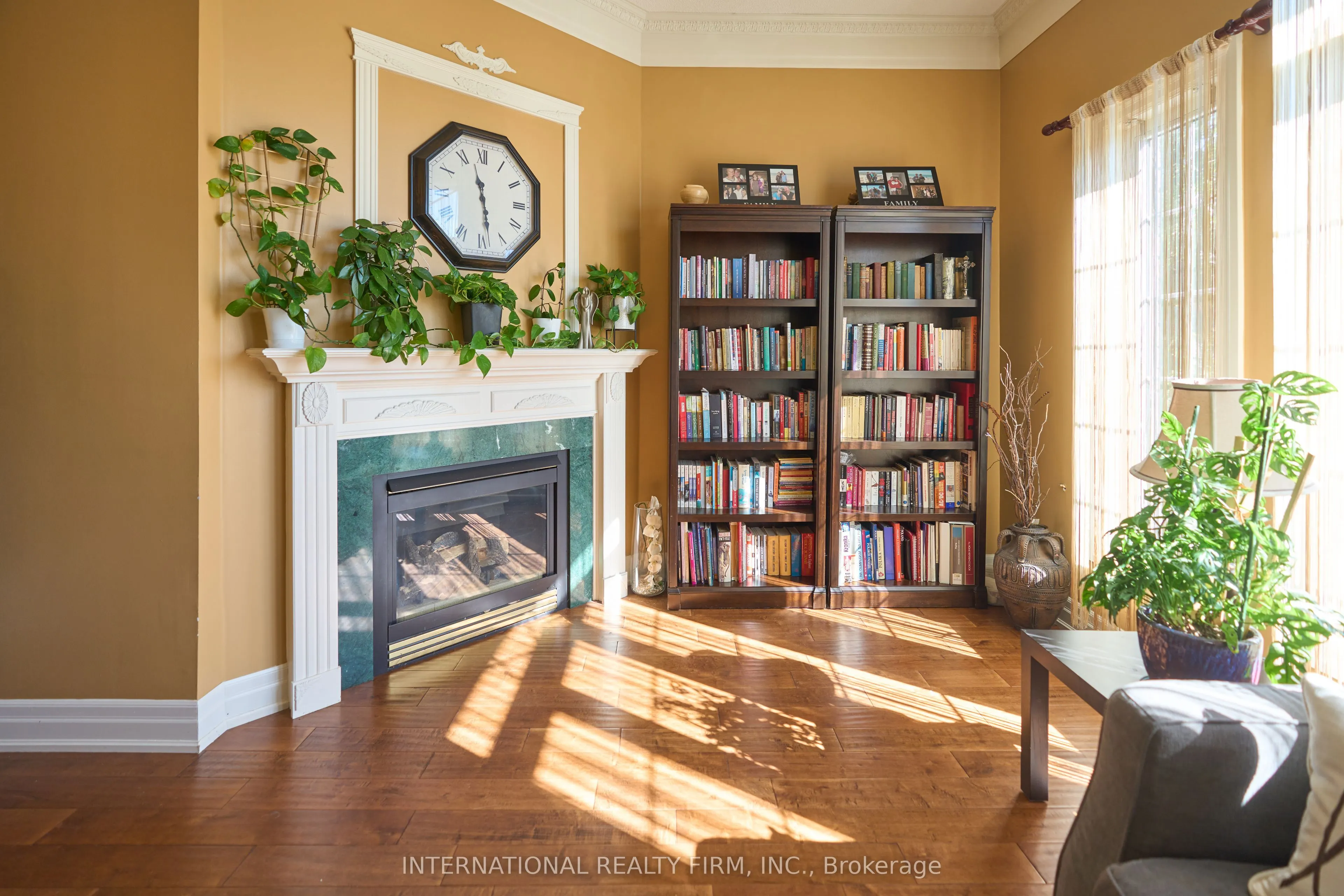 1493 Warbler Road