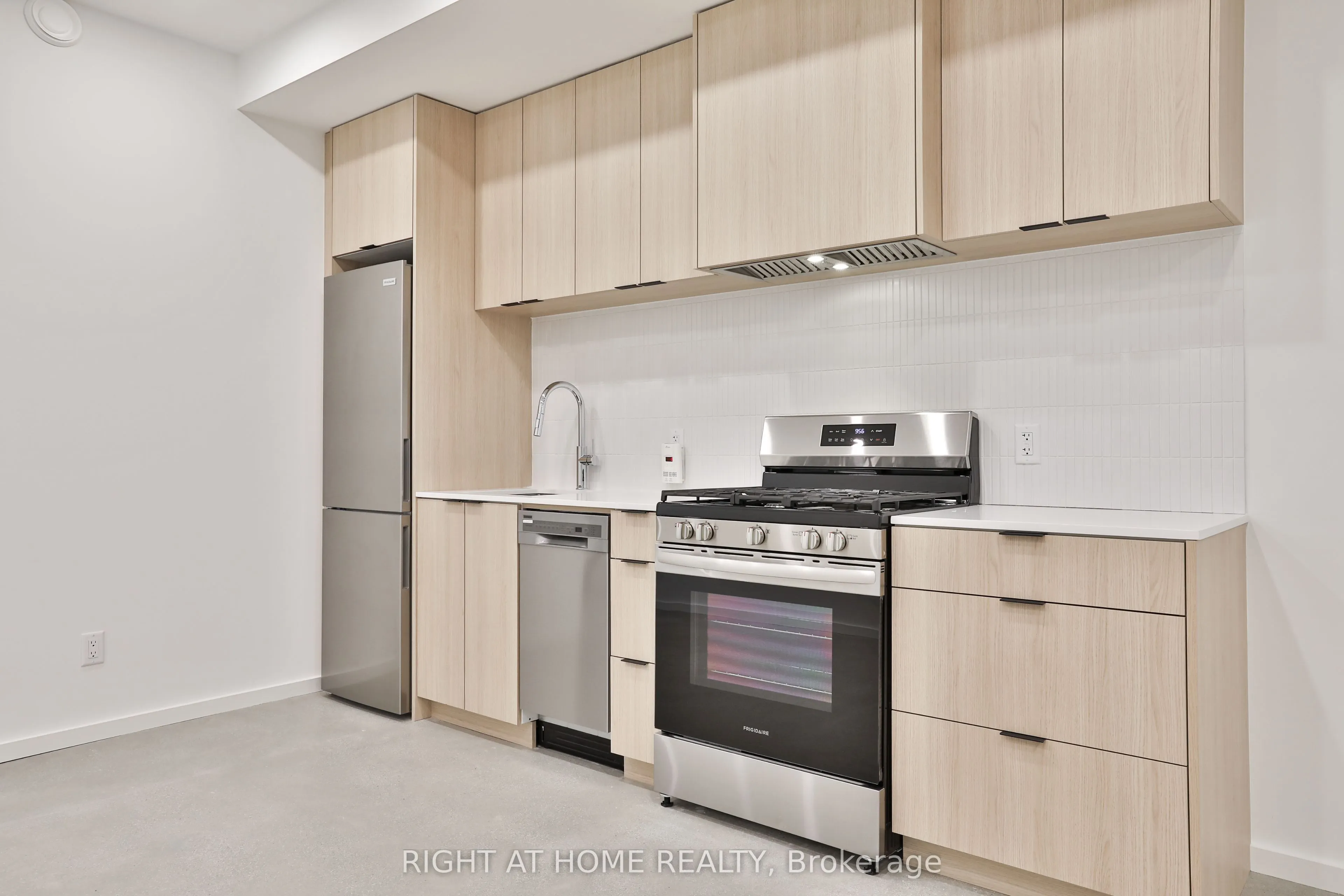 28 Salem Avenue, #4