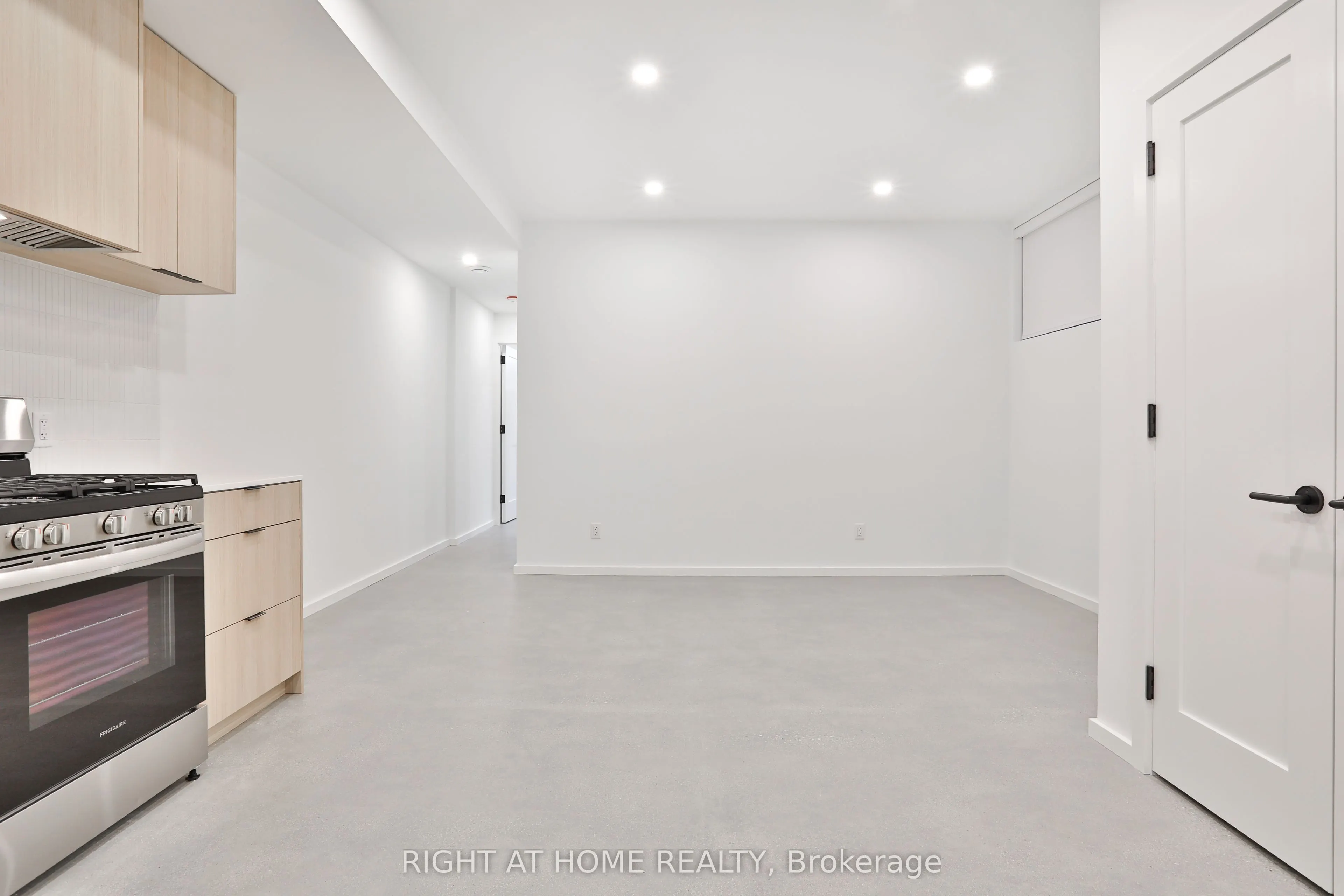 28 Salem Avenue, #4