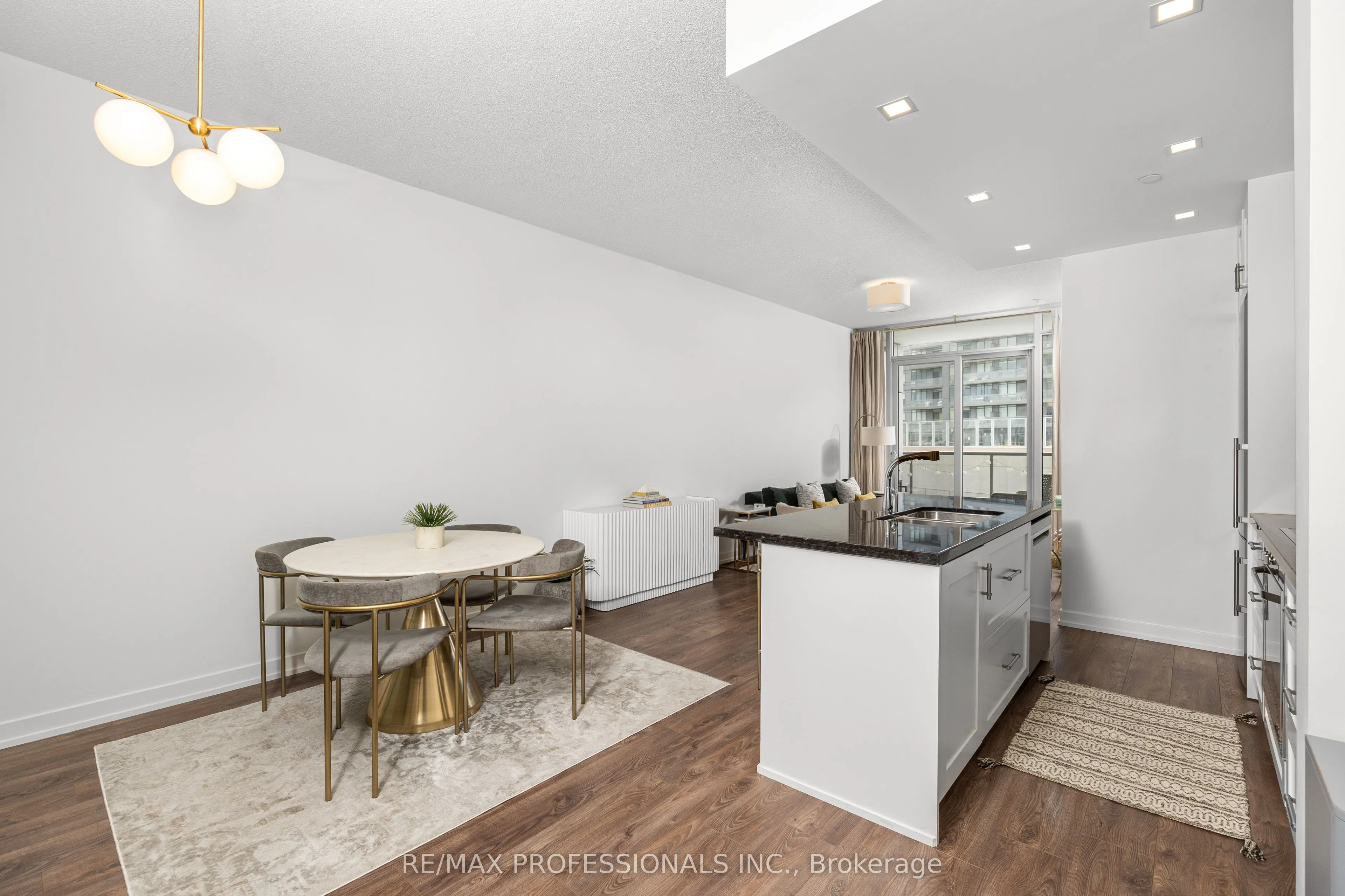 88 Park Lawn Road, #206