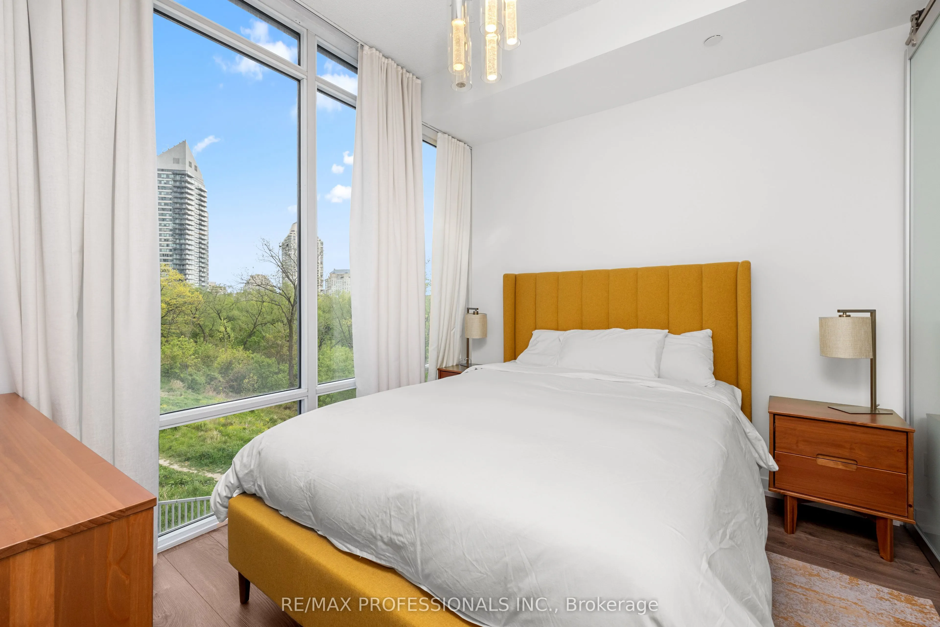 88 Park Lawn Road, #206