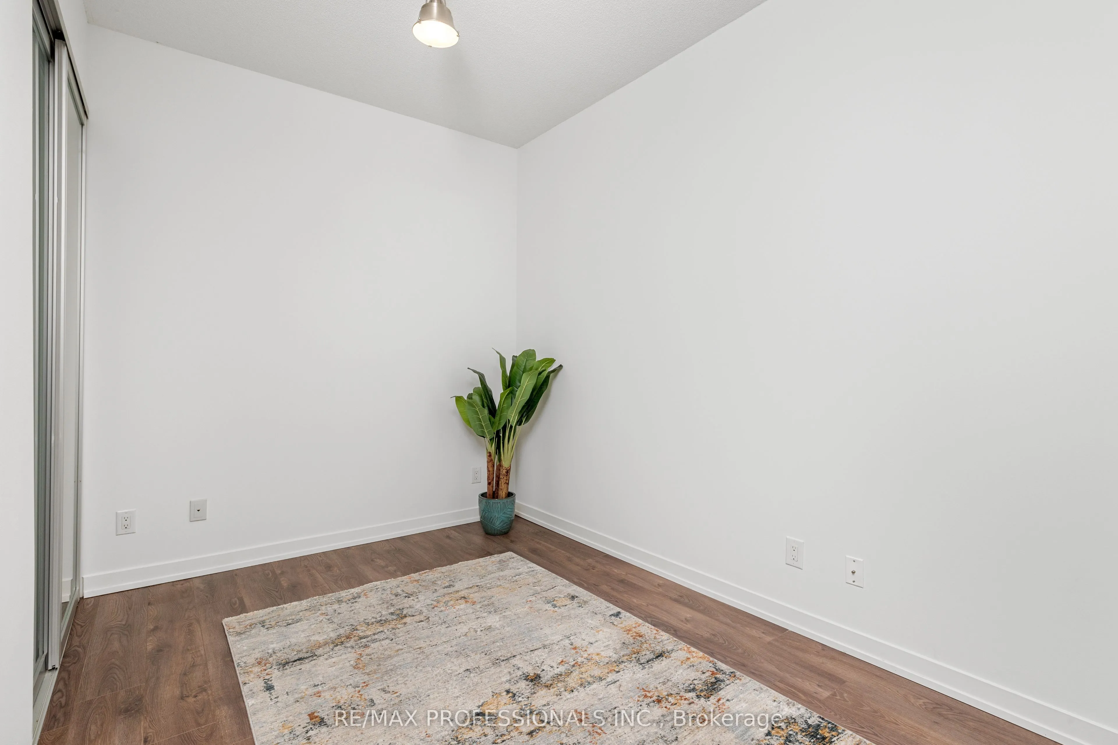 88 Park Lawn Road, #206