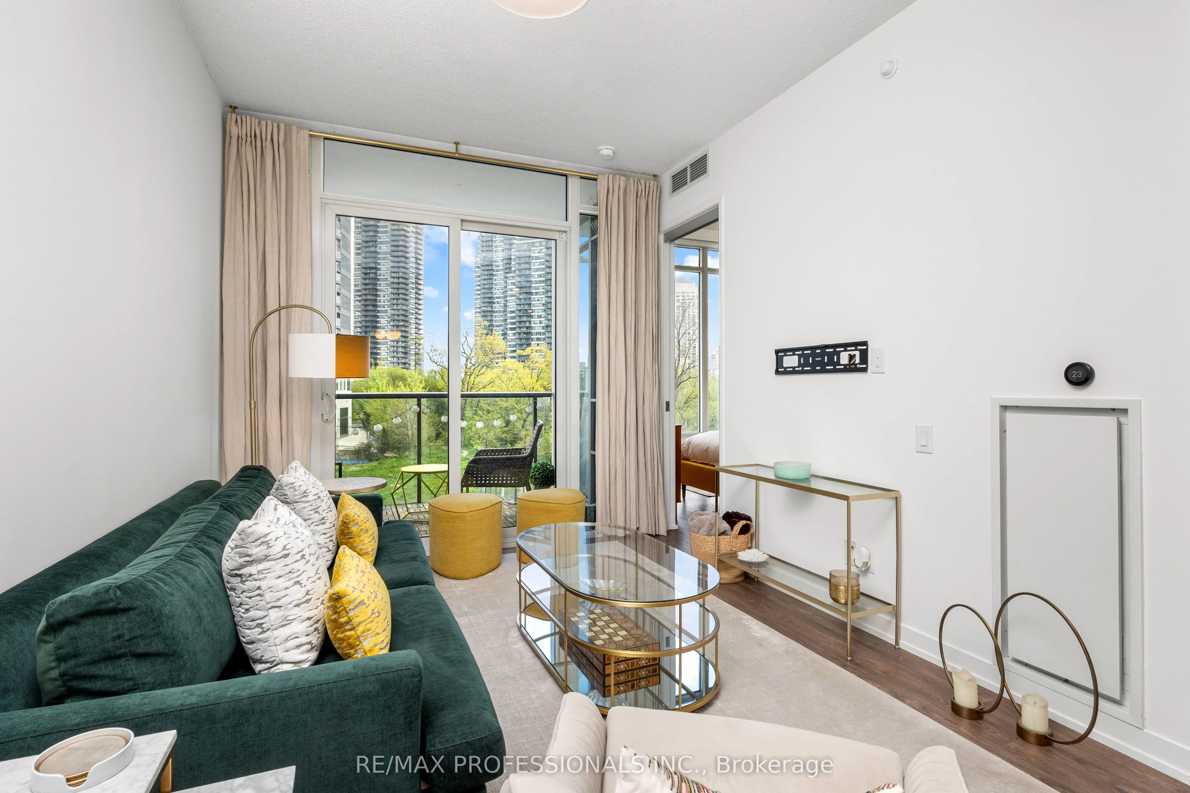 88 Park Lawn Road, #206
