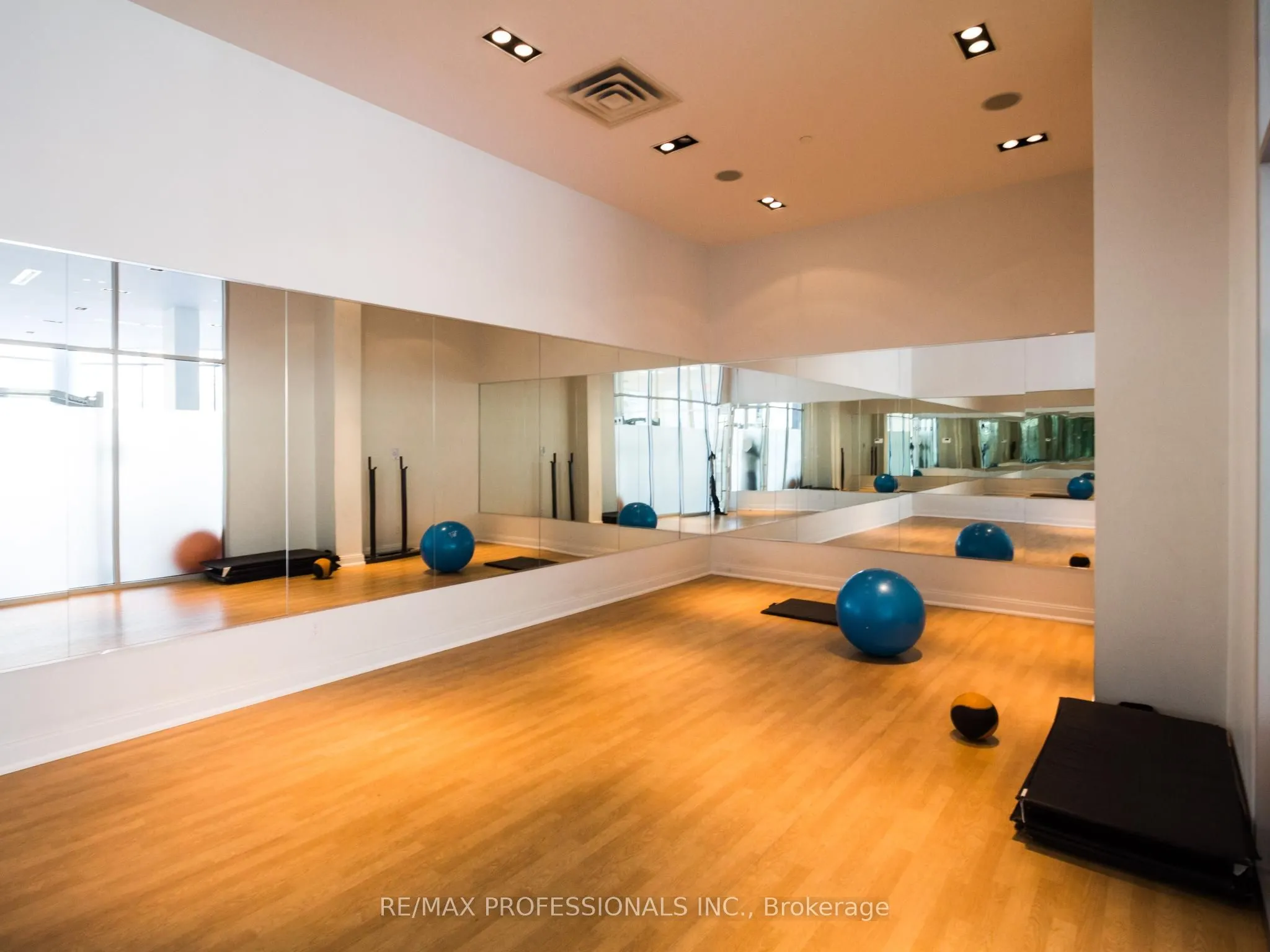 88 Park Lawn Road, #206