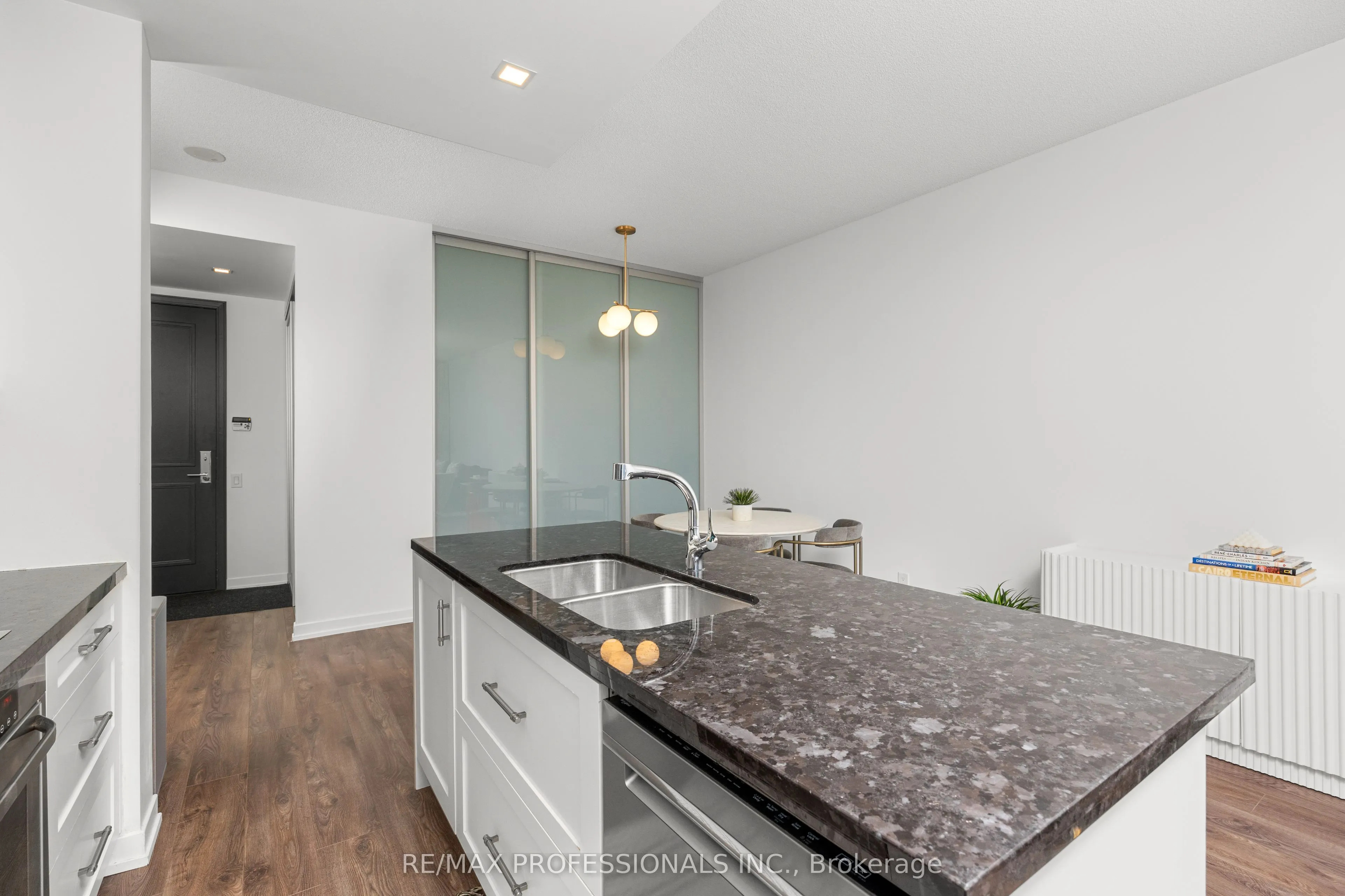 88 Park Lawn Road, #206