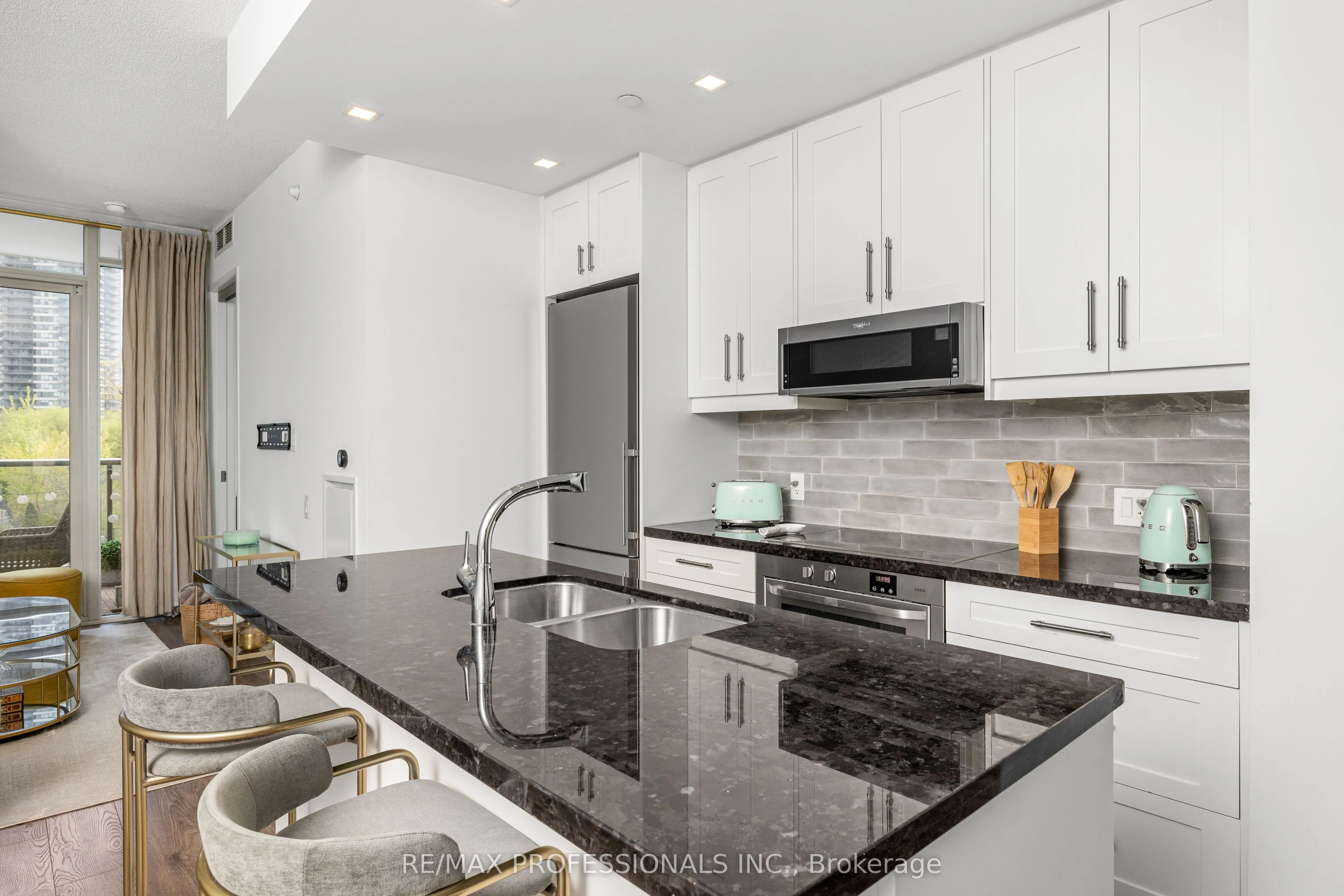 88 Park Lawn Road, #206