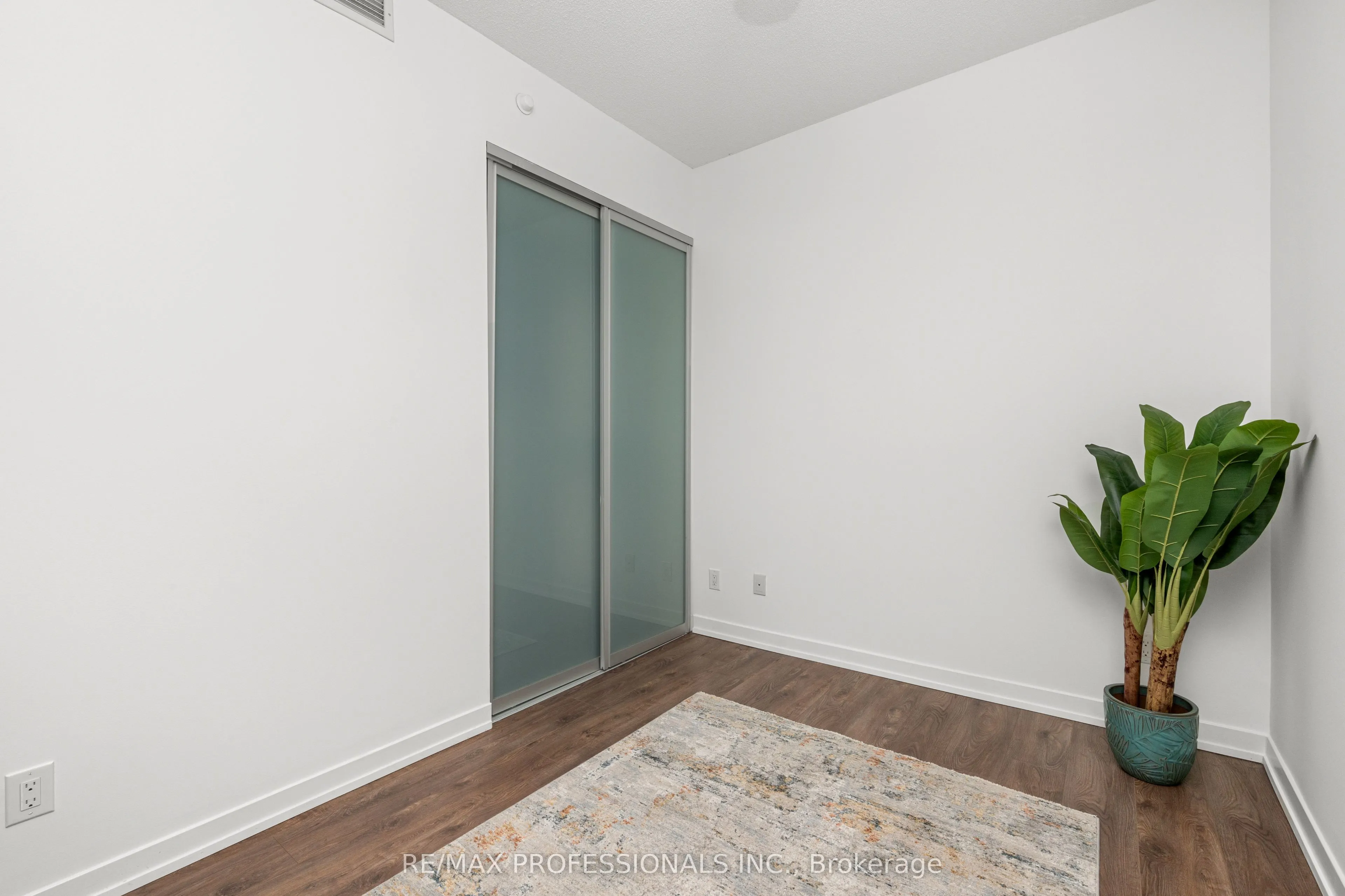 88 Park Lawn Road, #206