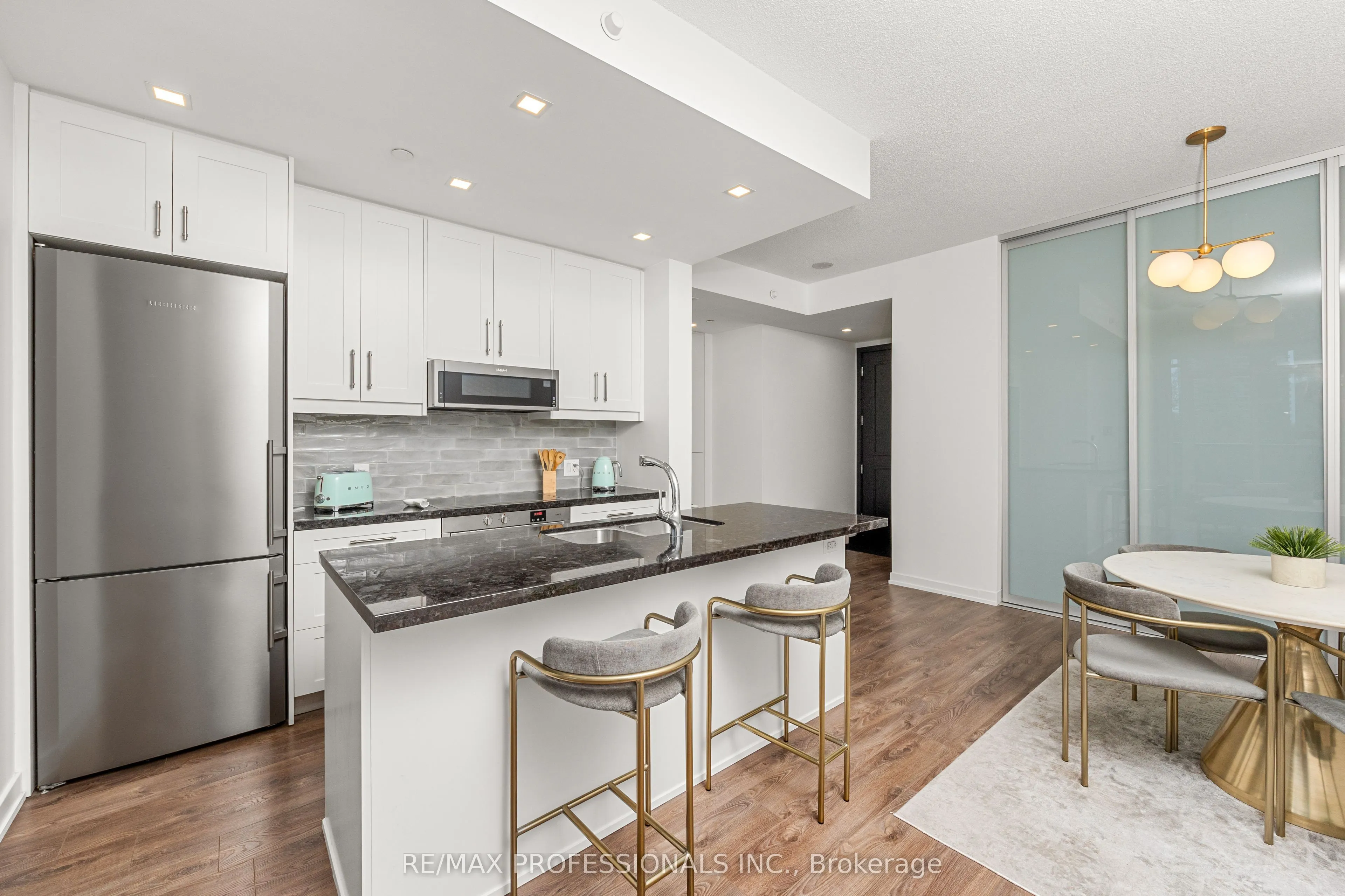88 Park Lawn Road, #206
