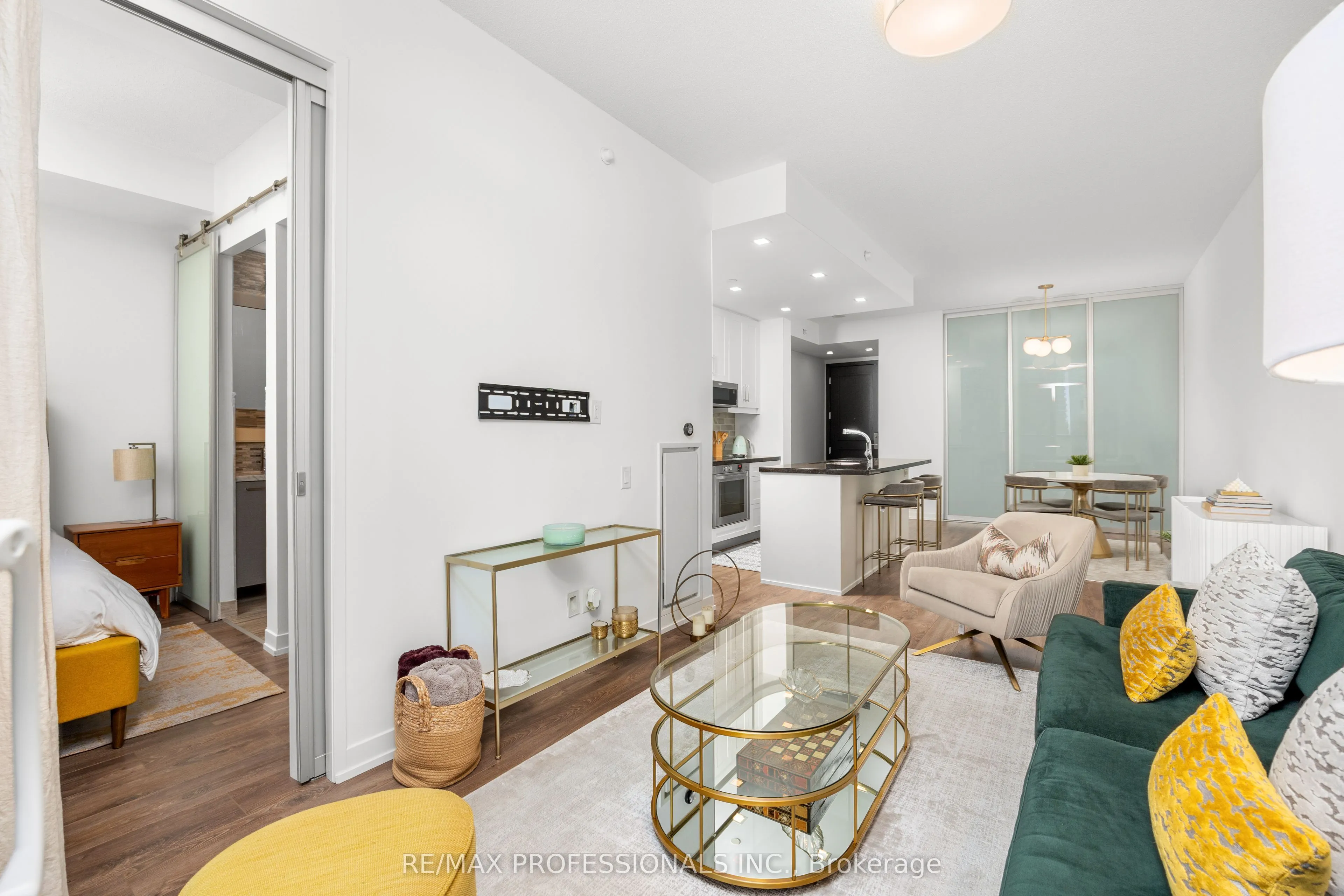 88 Park Lawn Road, #206