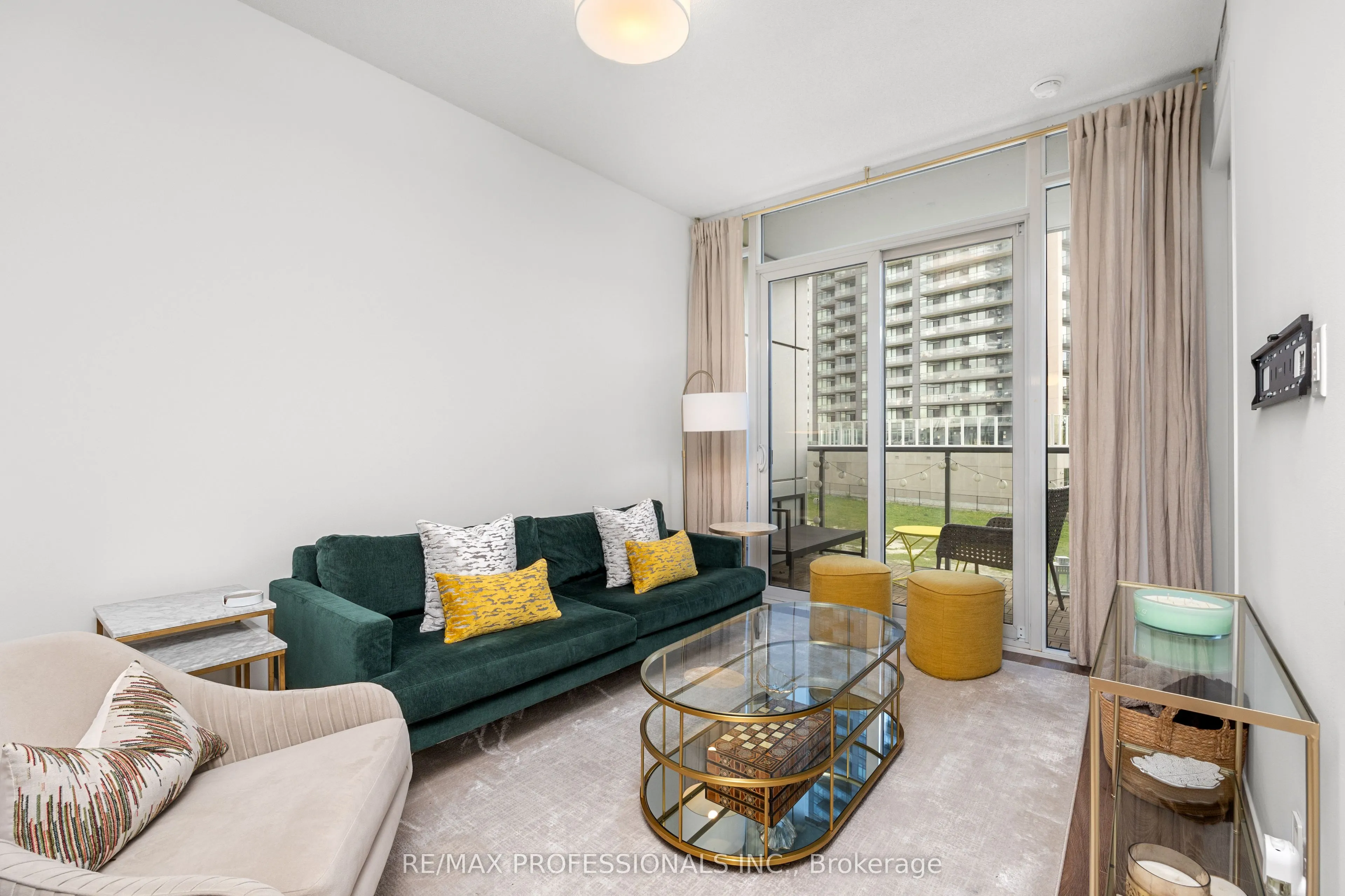 88 Park Lawn Road, #206