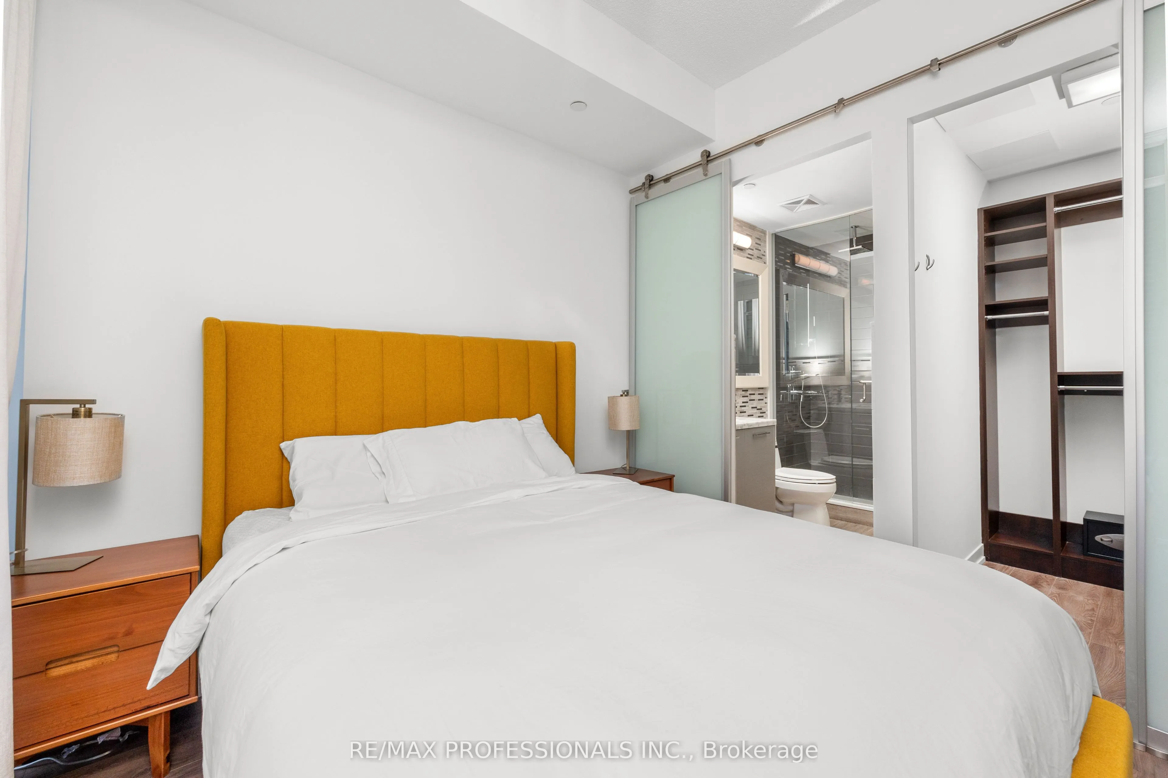 88 Park Lawn Road, #206