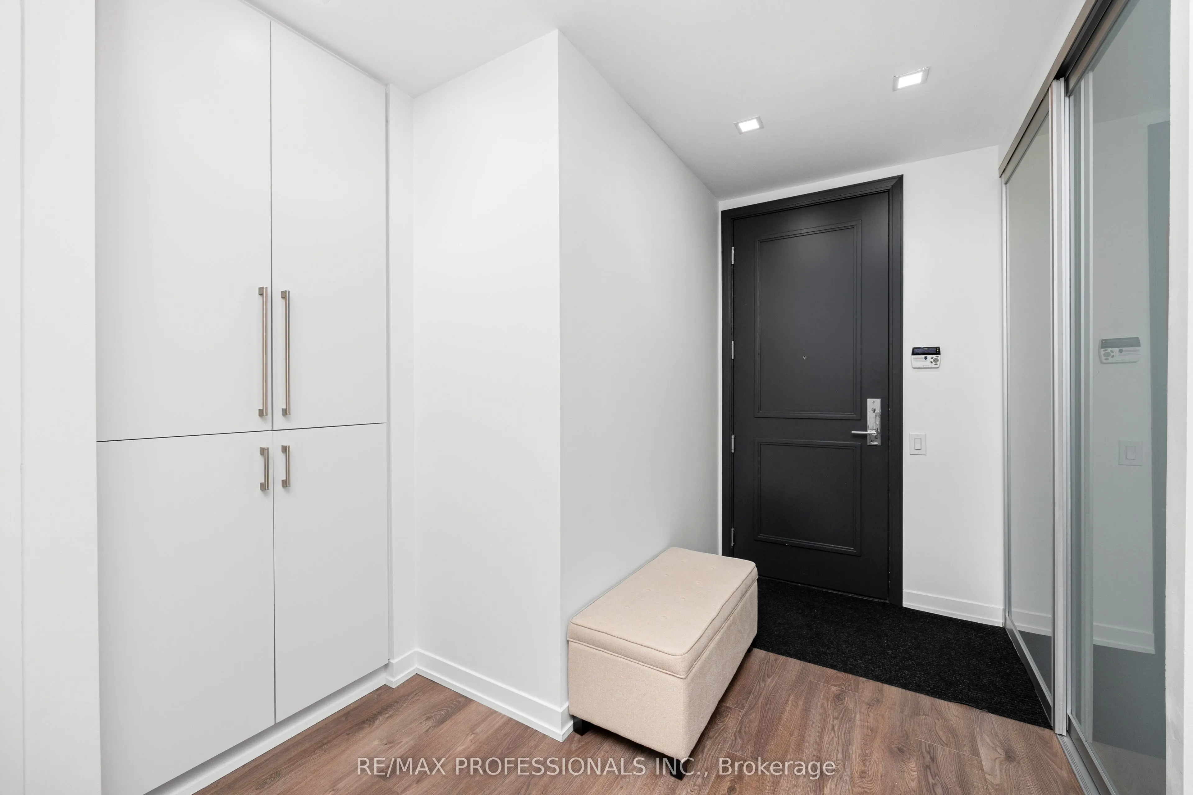 88 Park Lawn Road, #206