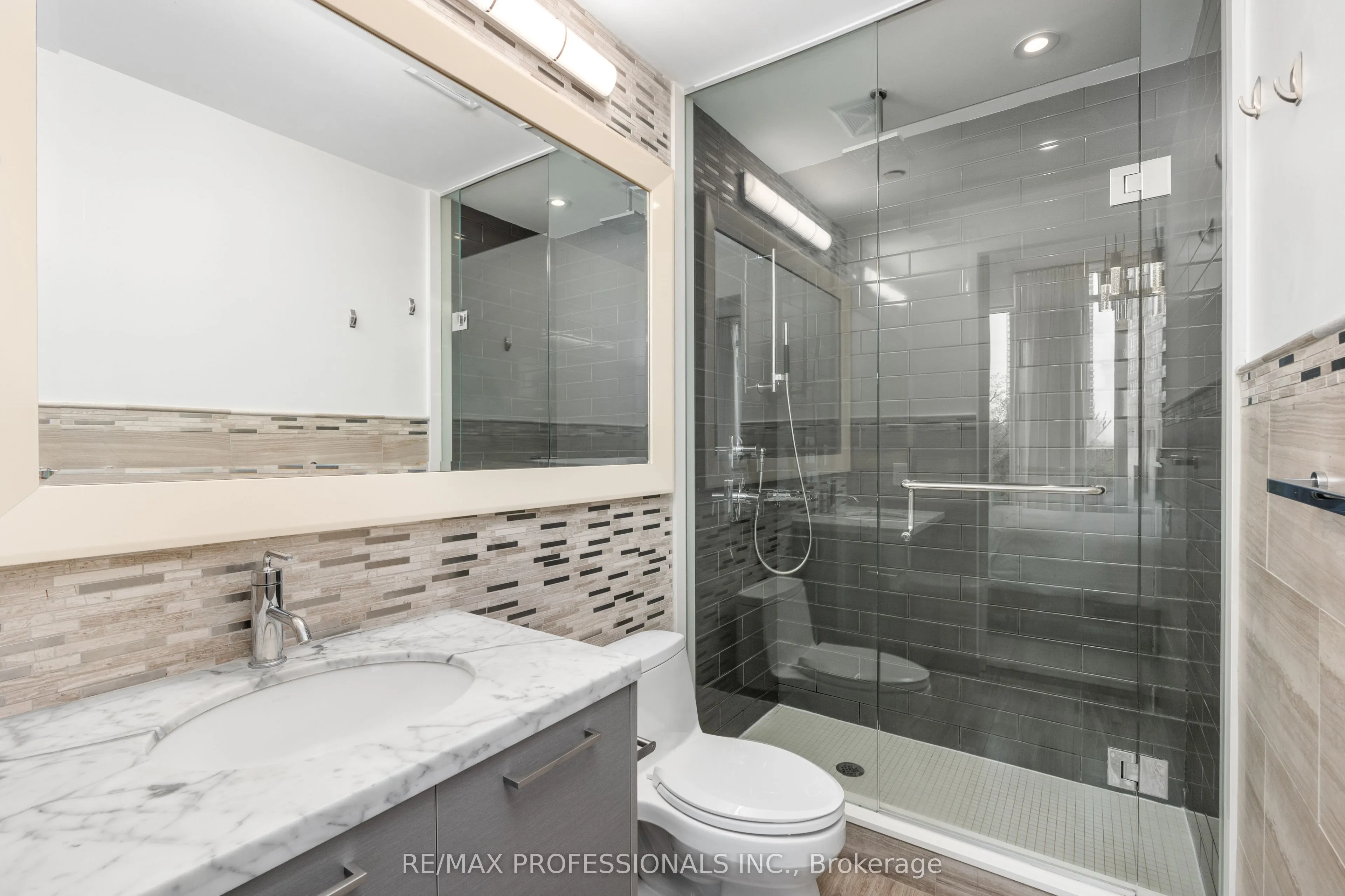 88 Park Lawn Road, #206