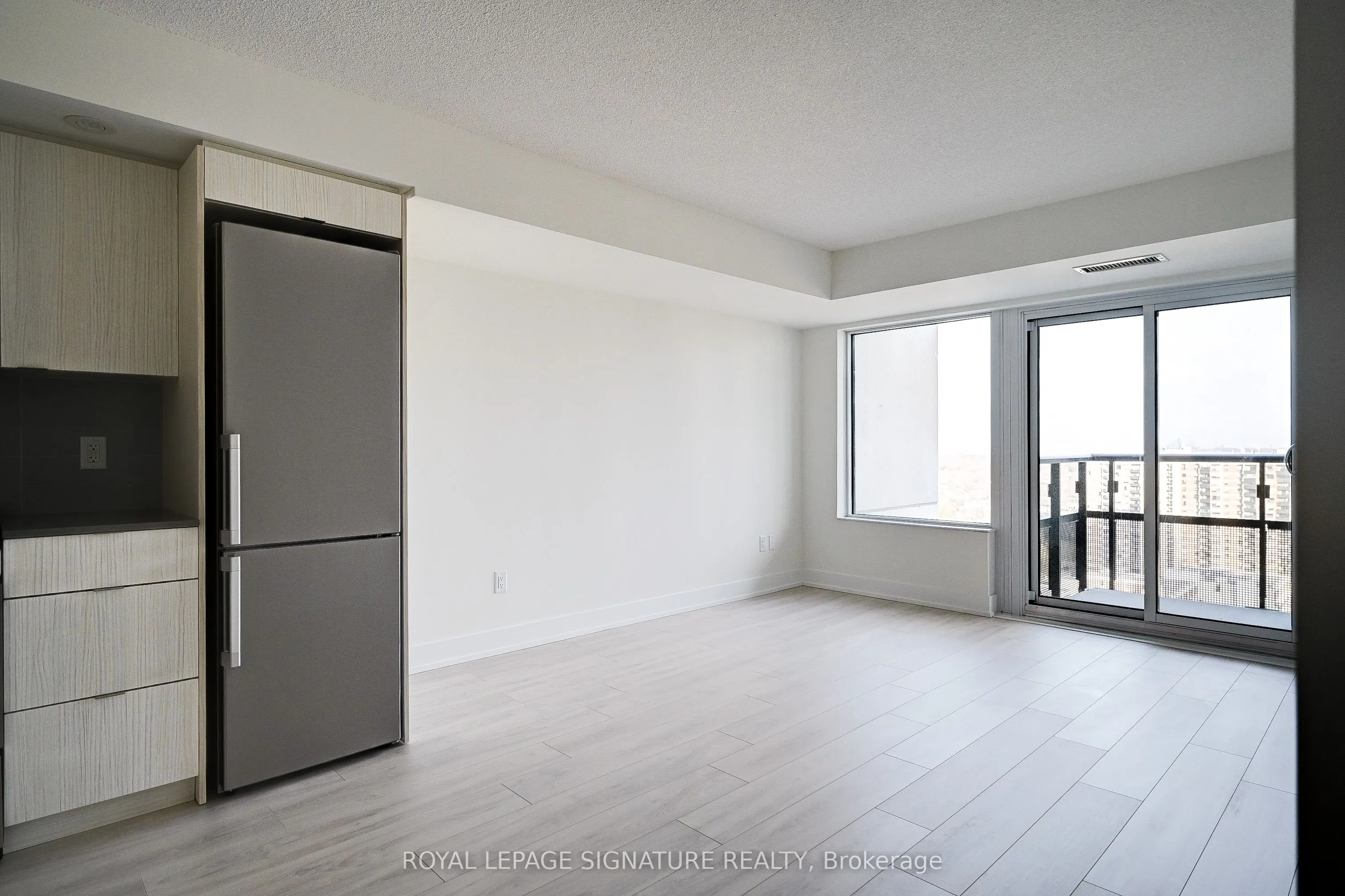 10 Eva Road, #1907