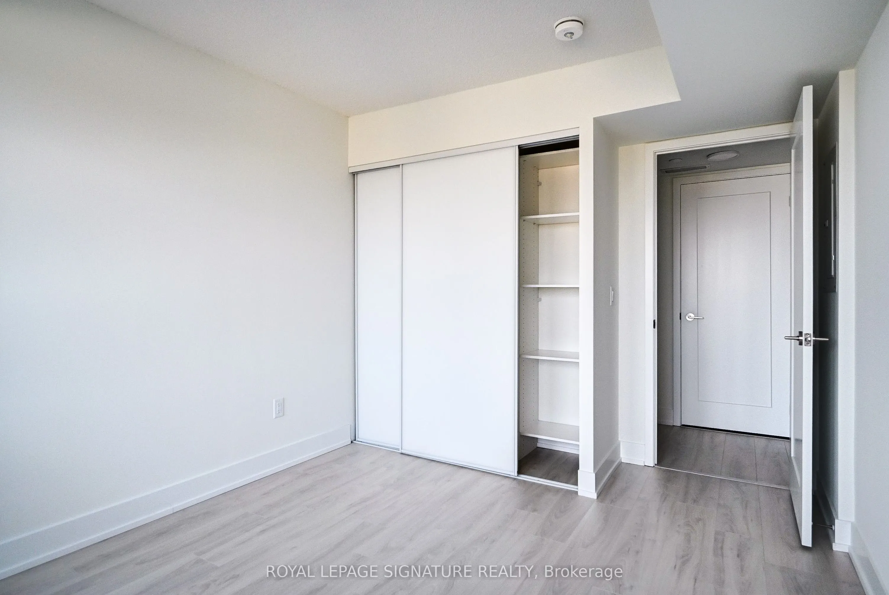 10 Eva Road, #1907