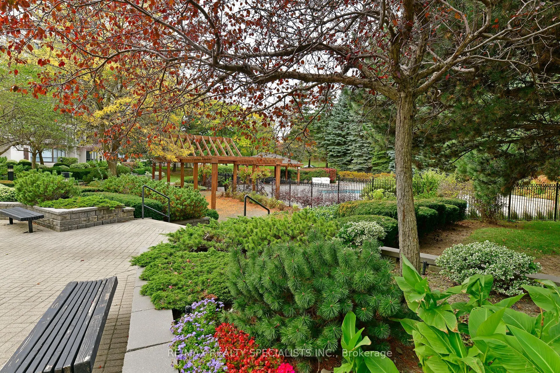 10 Laurelcrest Street, #1112