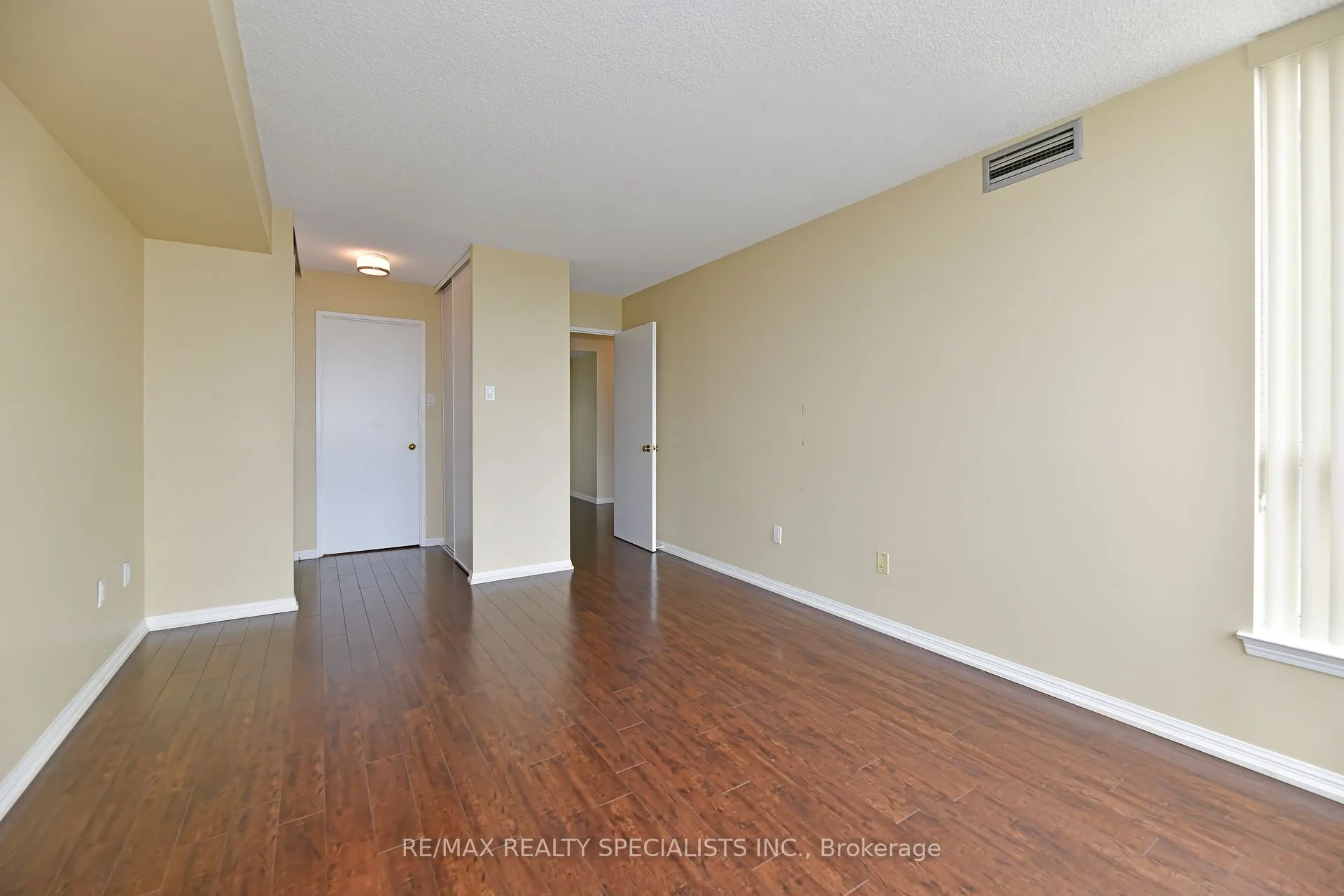 10 Laurelcrest Street, #1112