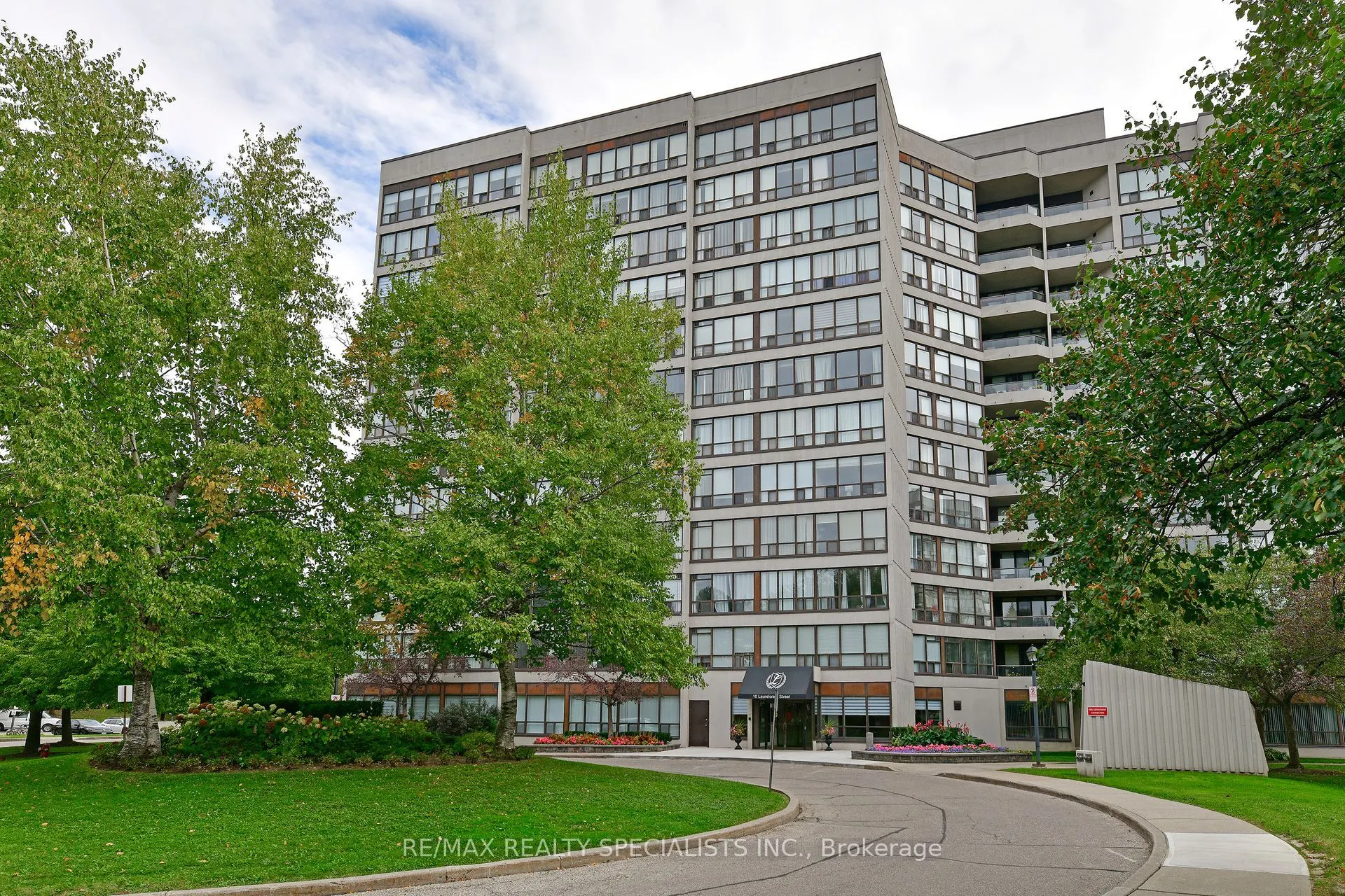 10 Laurelcrest Street, #1112