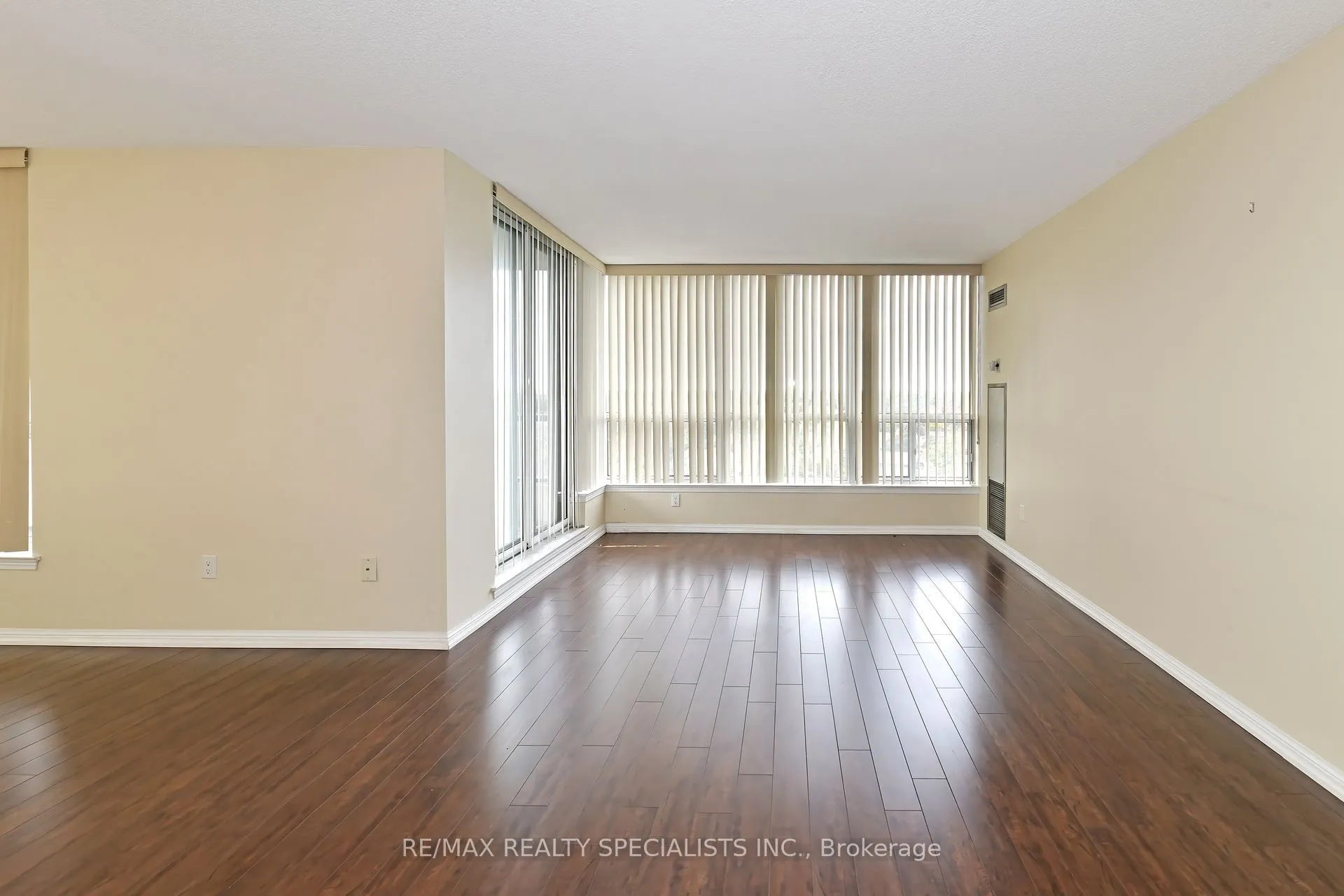 10 Laurelcrest Street, #1112