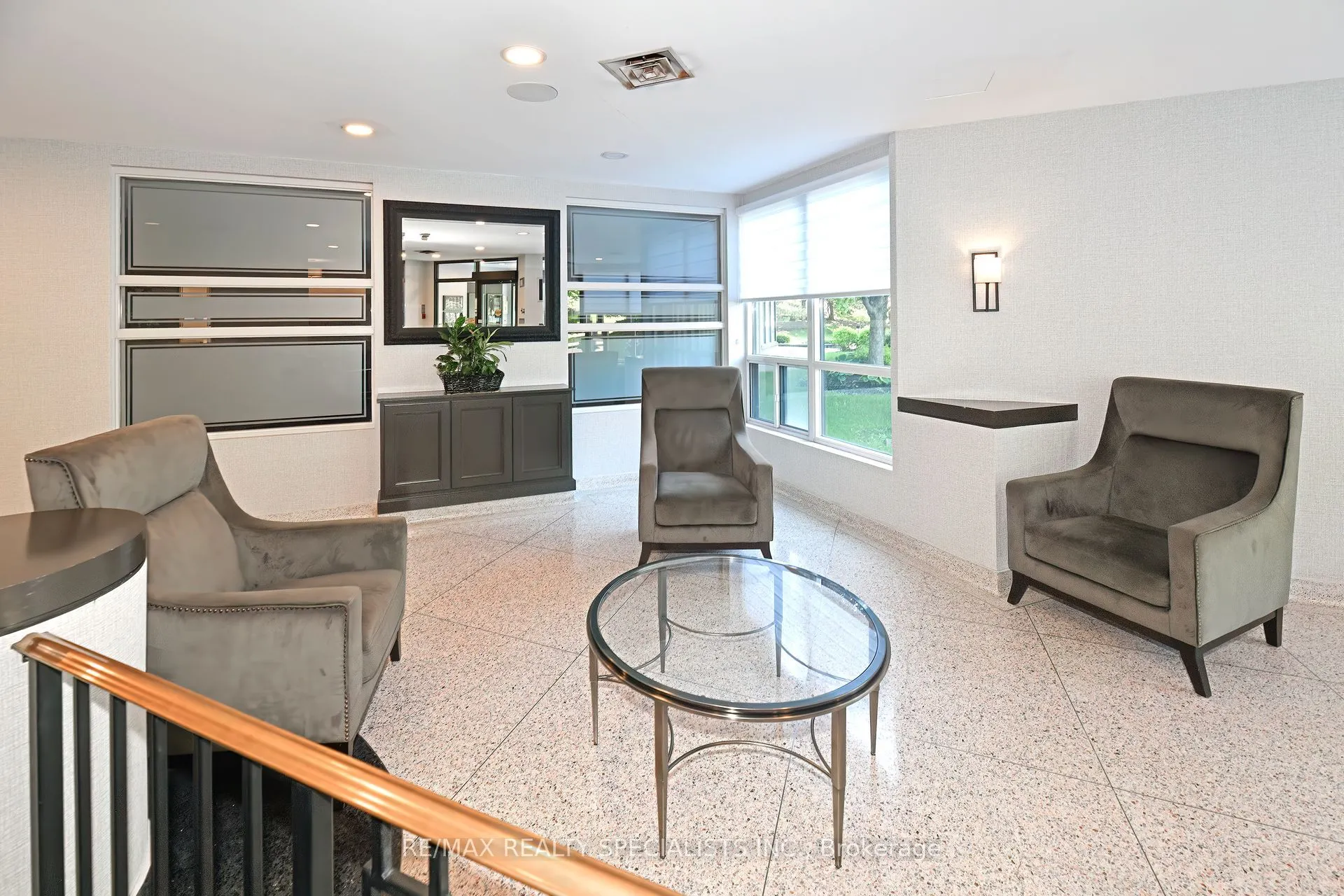 10 Laurelcrest Street, #1112